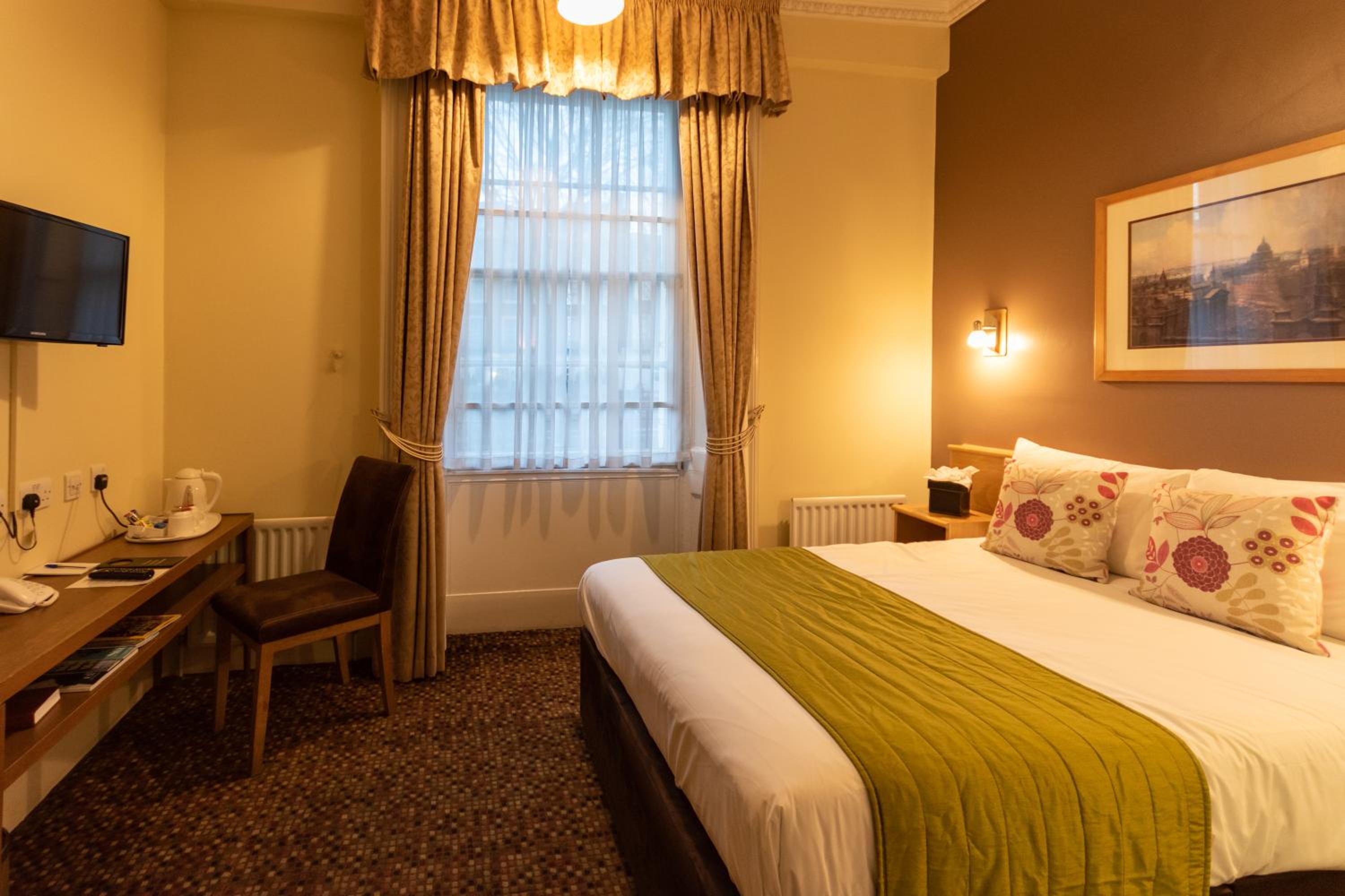 Standard Double Room photo 3