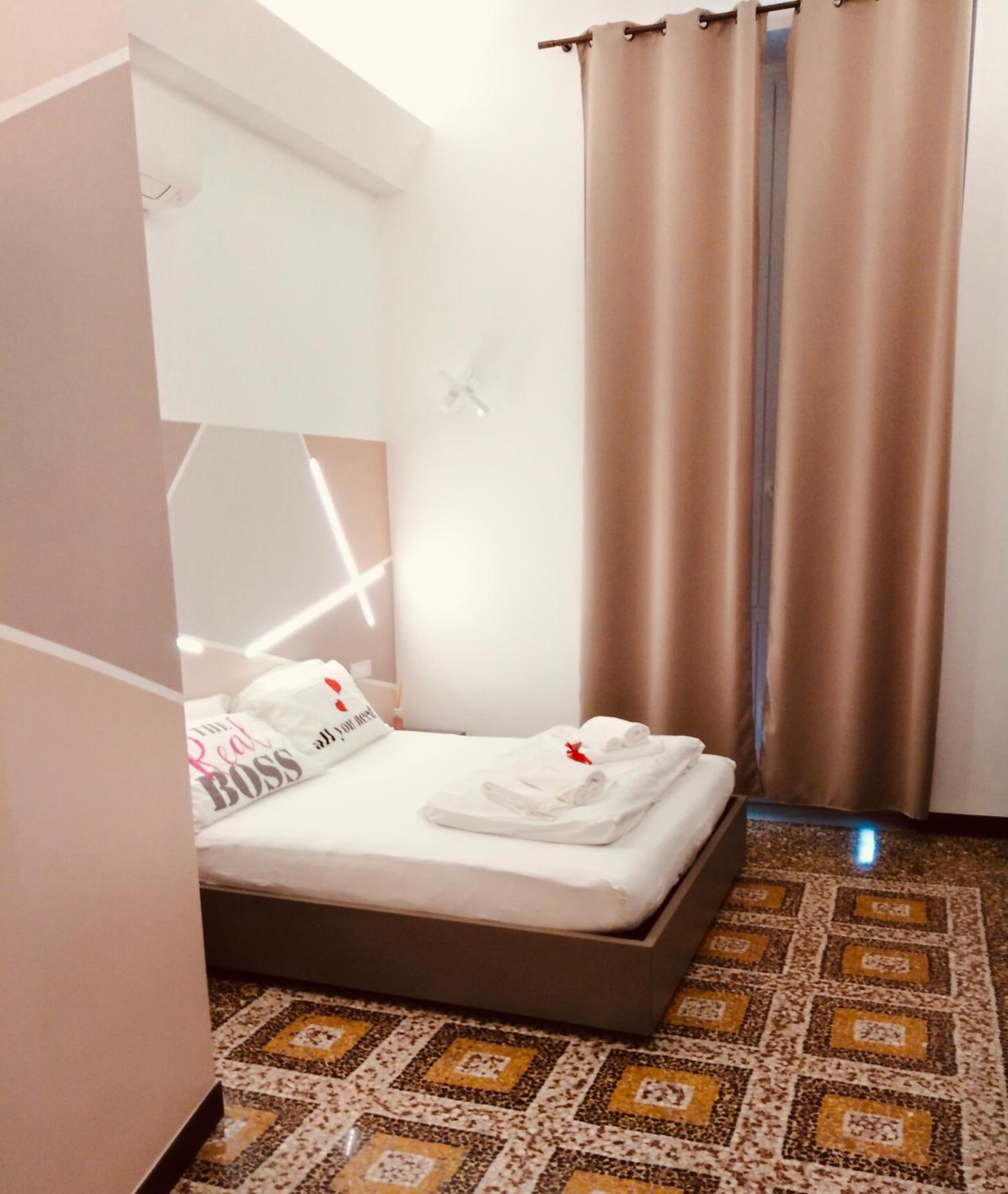 One-Bedroom Apartment - Photo 15