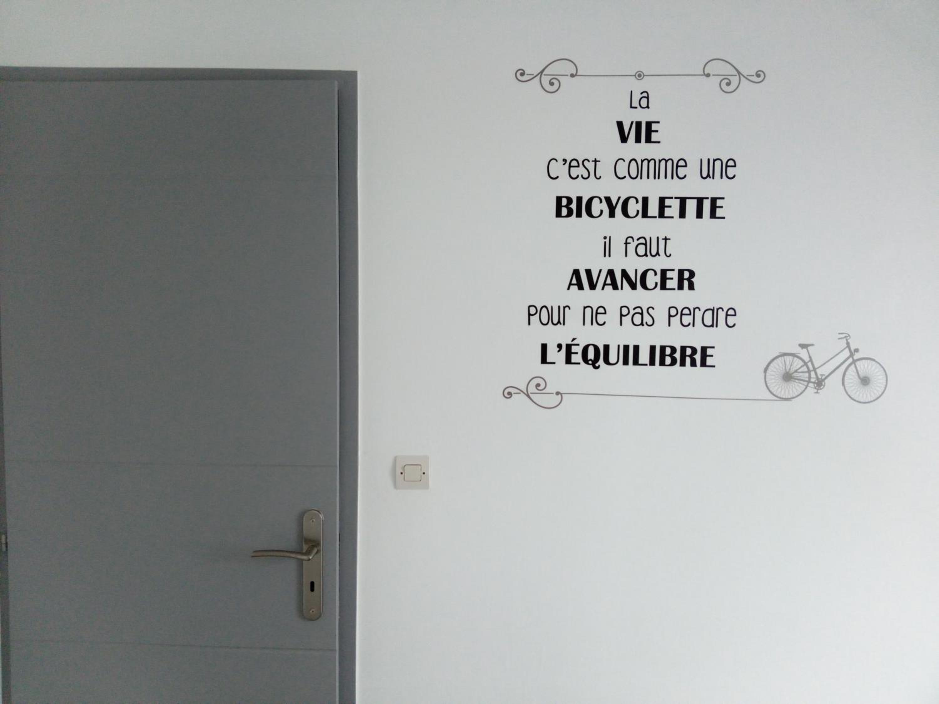 One-Bedroom Apartment - Photo 21