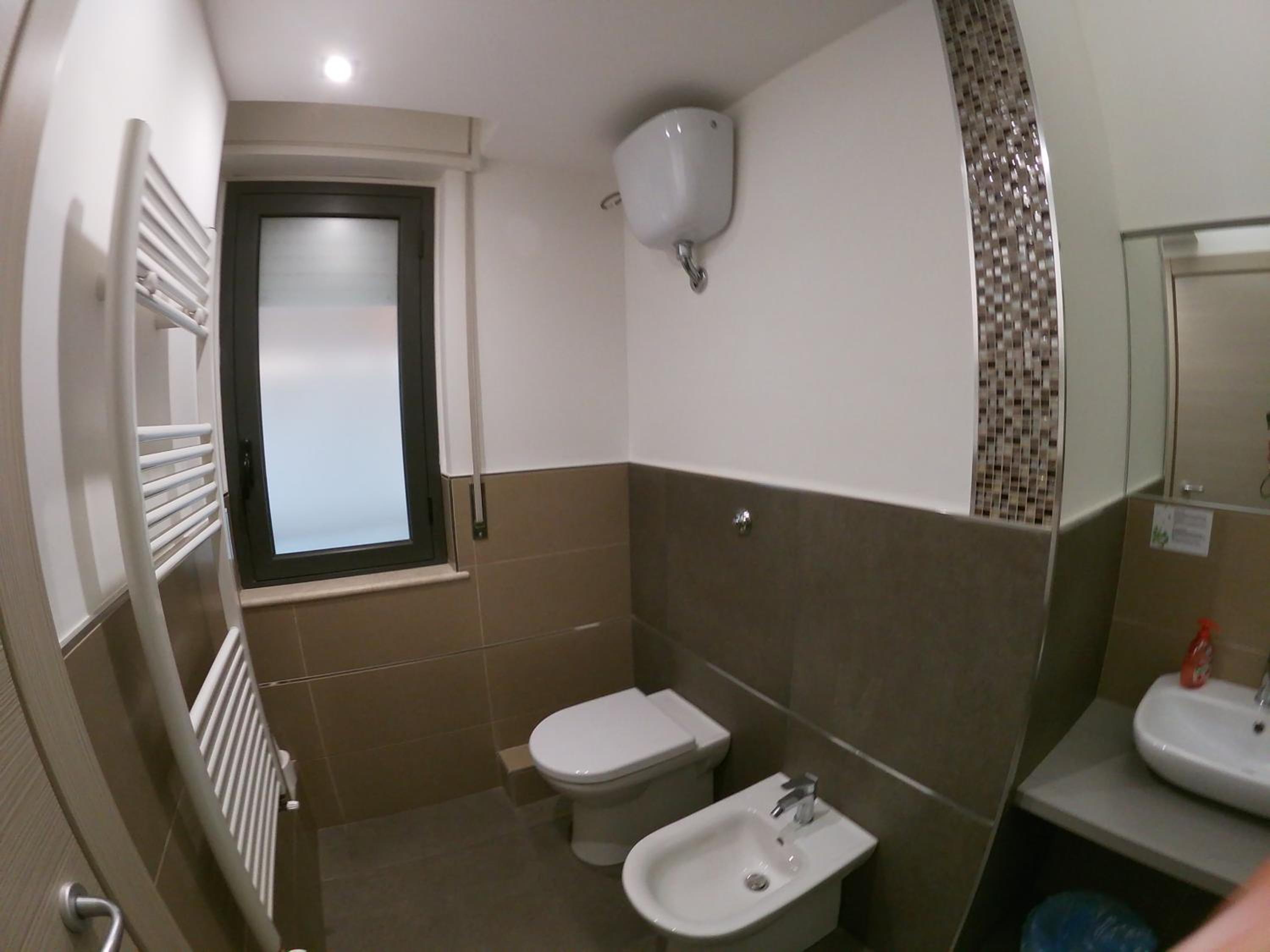 Double Room - Photo 8