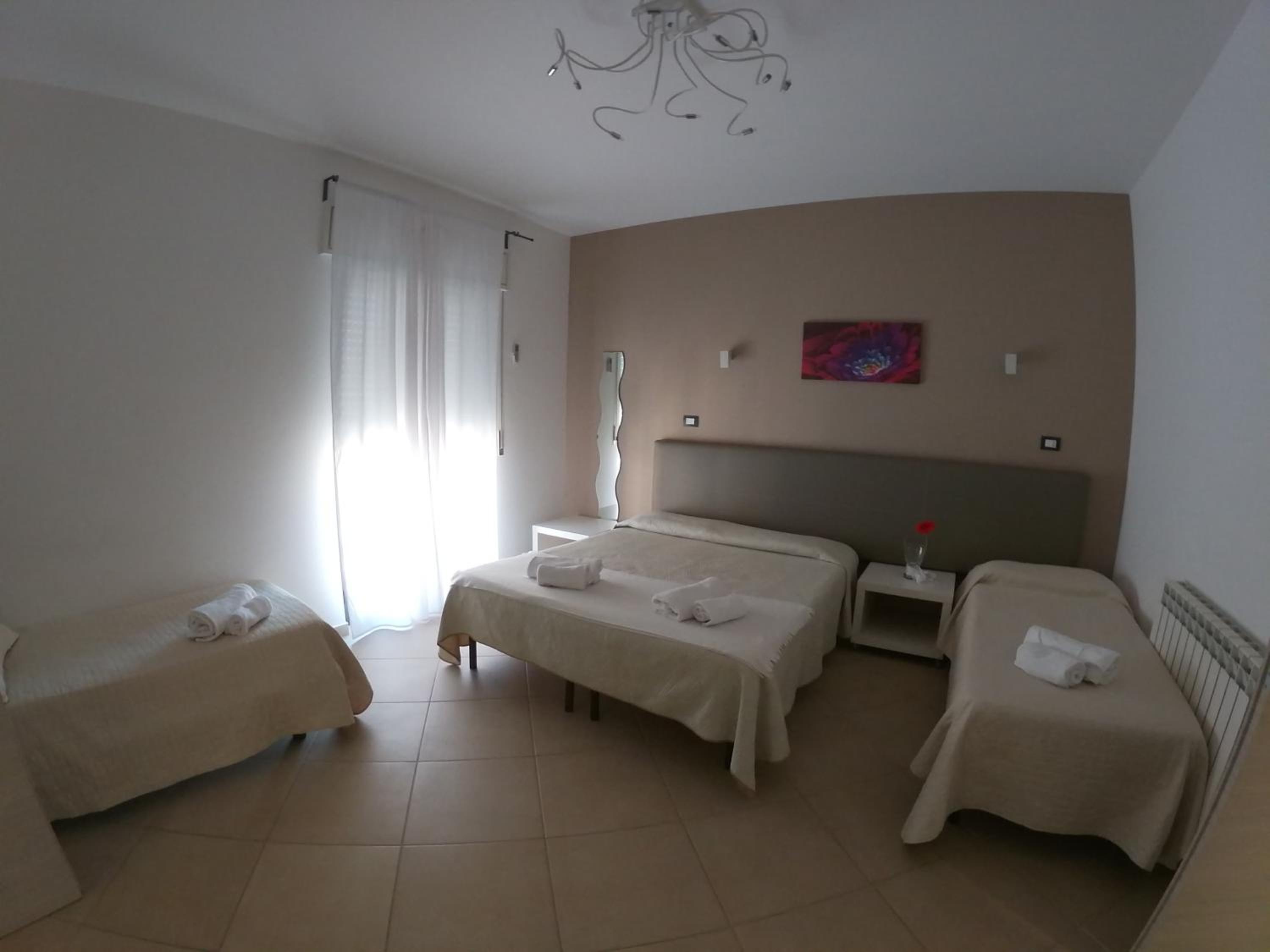 Quadruple Room - Photo 1