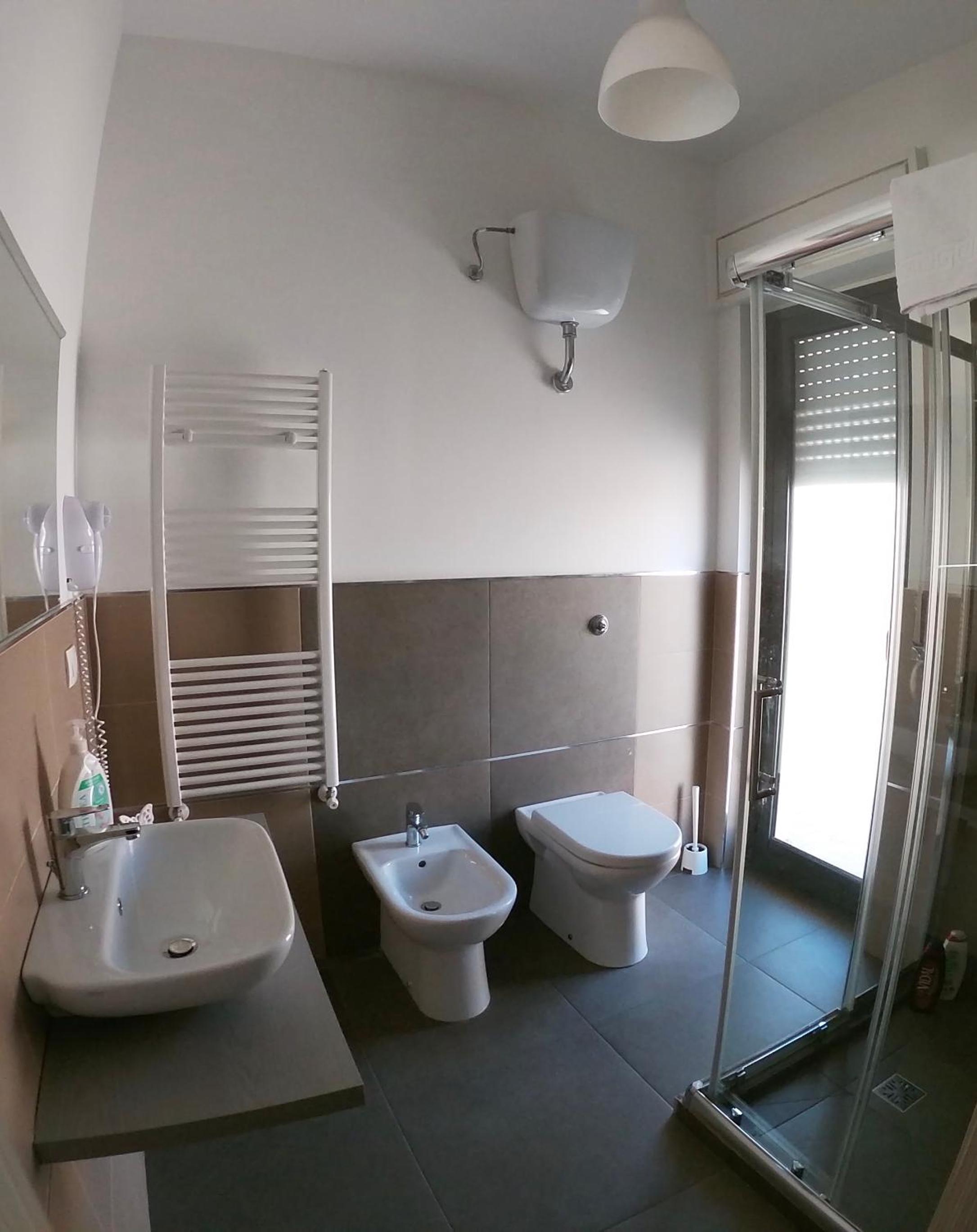 Quadruple Room - Photo 3