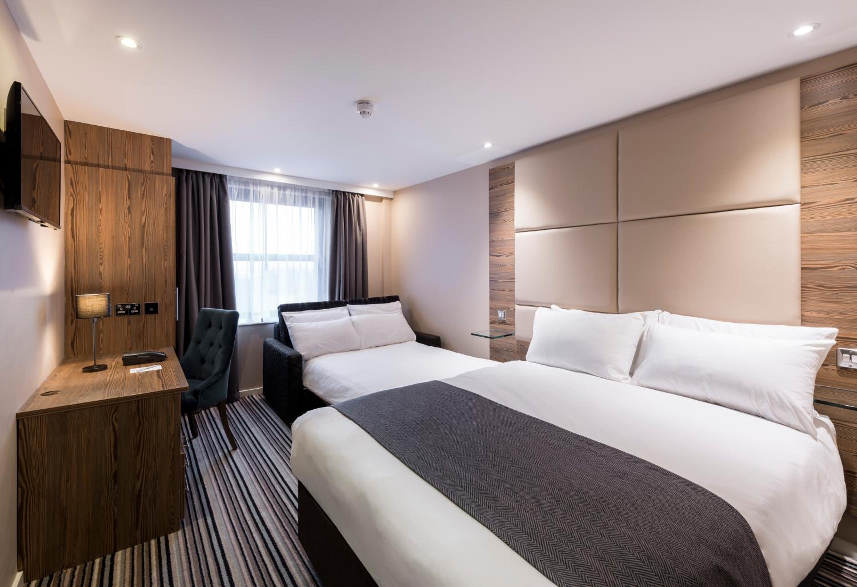 Standard Double Room with Sofa Bed - Photo 5