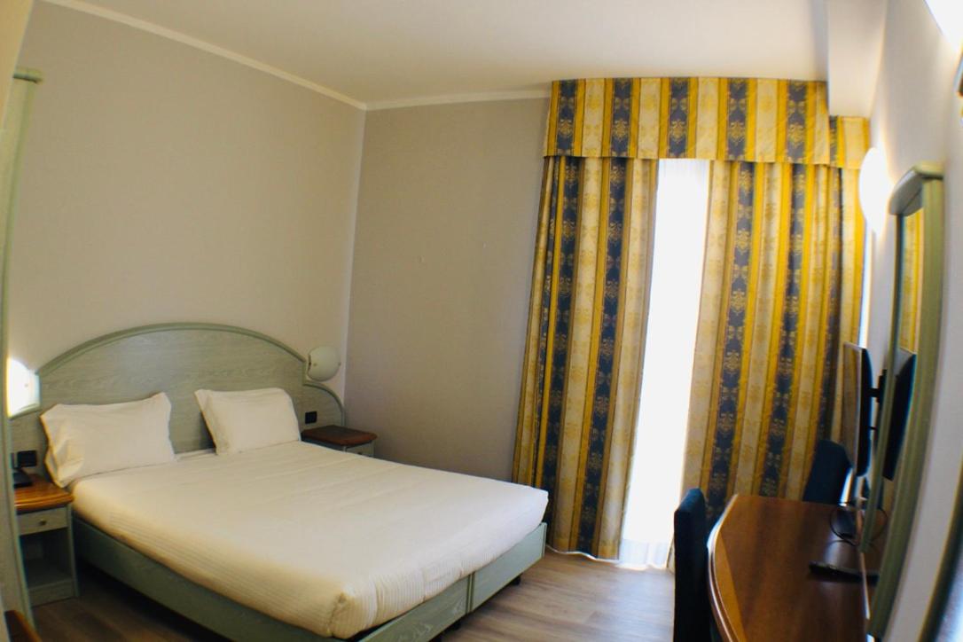 Double or Twin Room - Photo 1