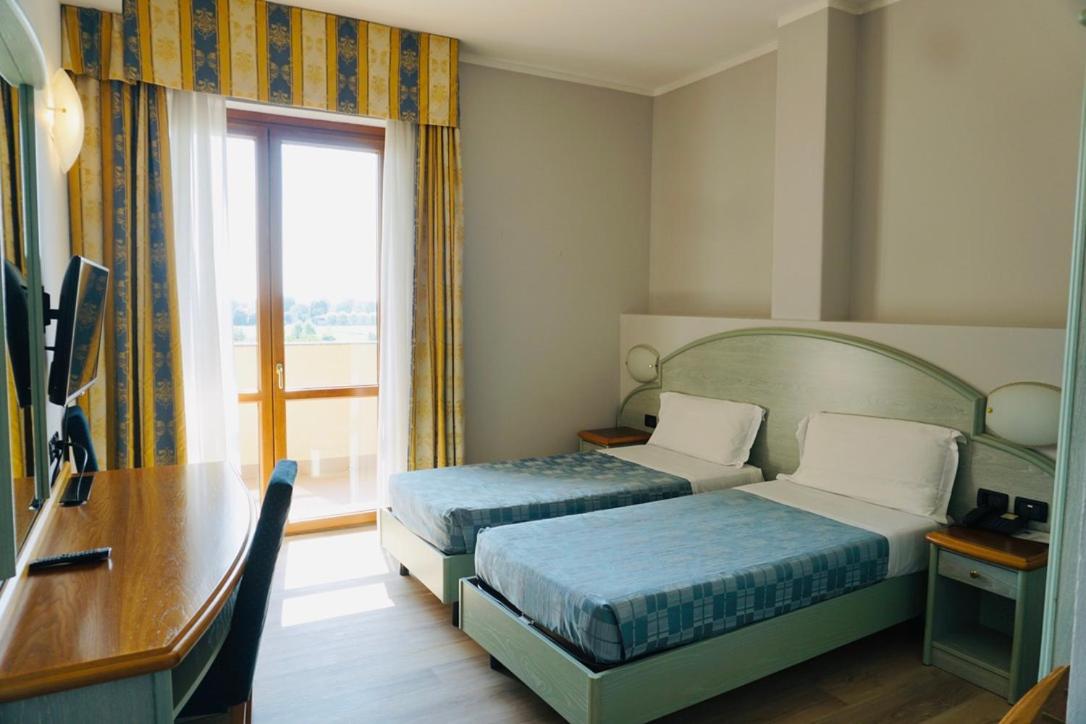 Double or Twin Room - Photo 3