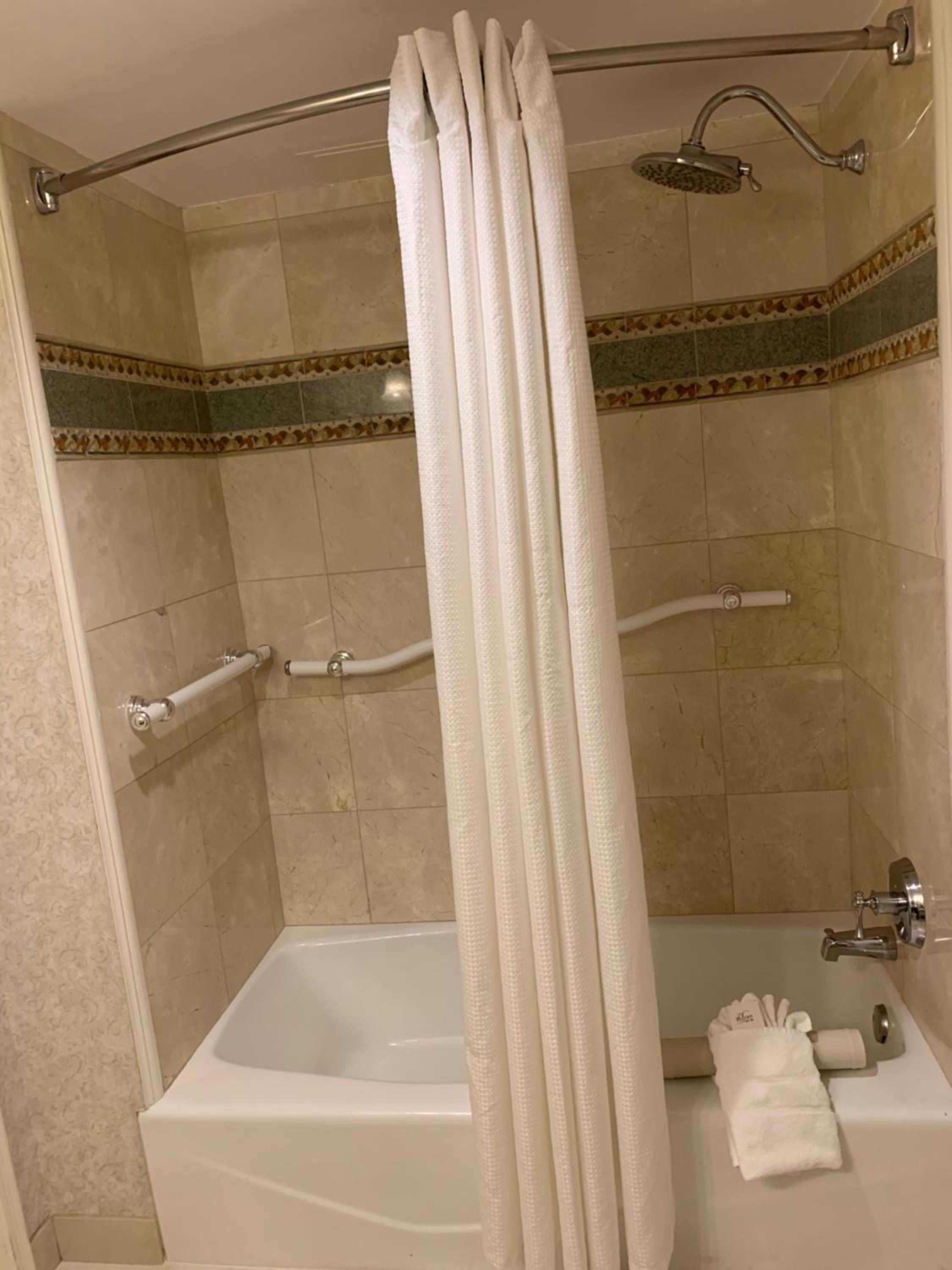 King Room with Balcony - Photo 6