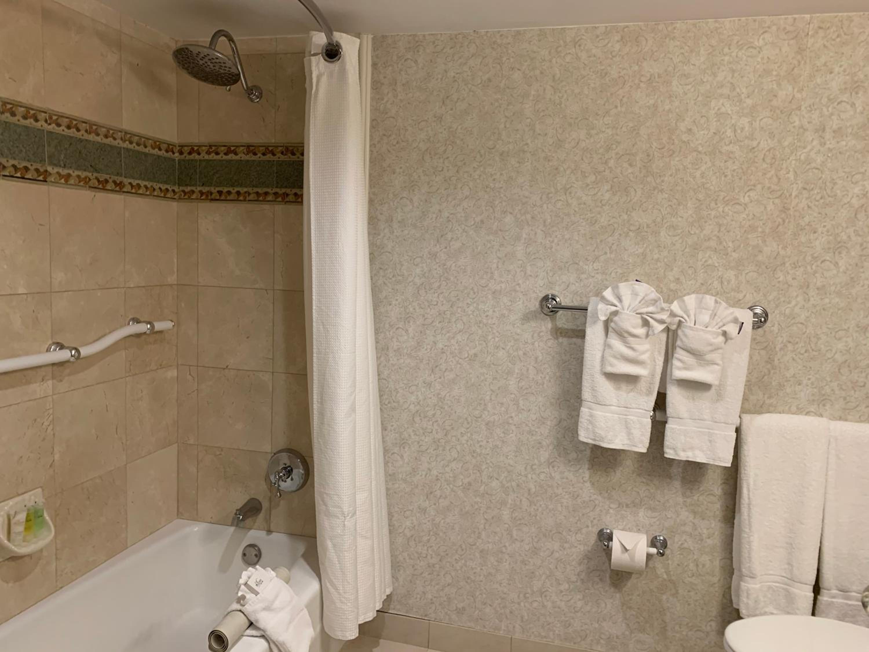 King Room with Balcony - Photo 2