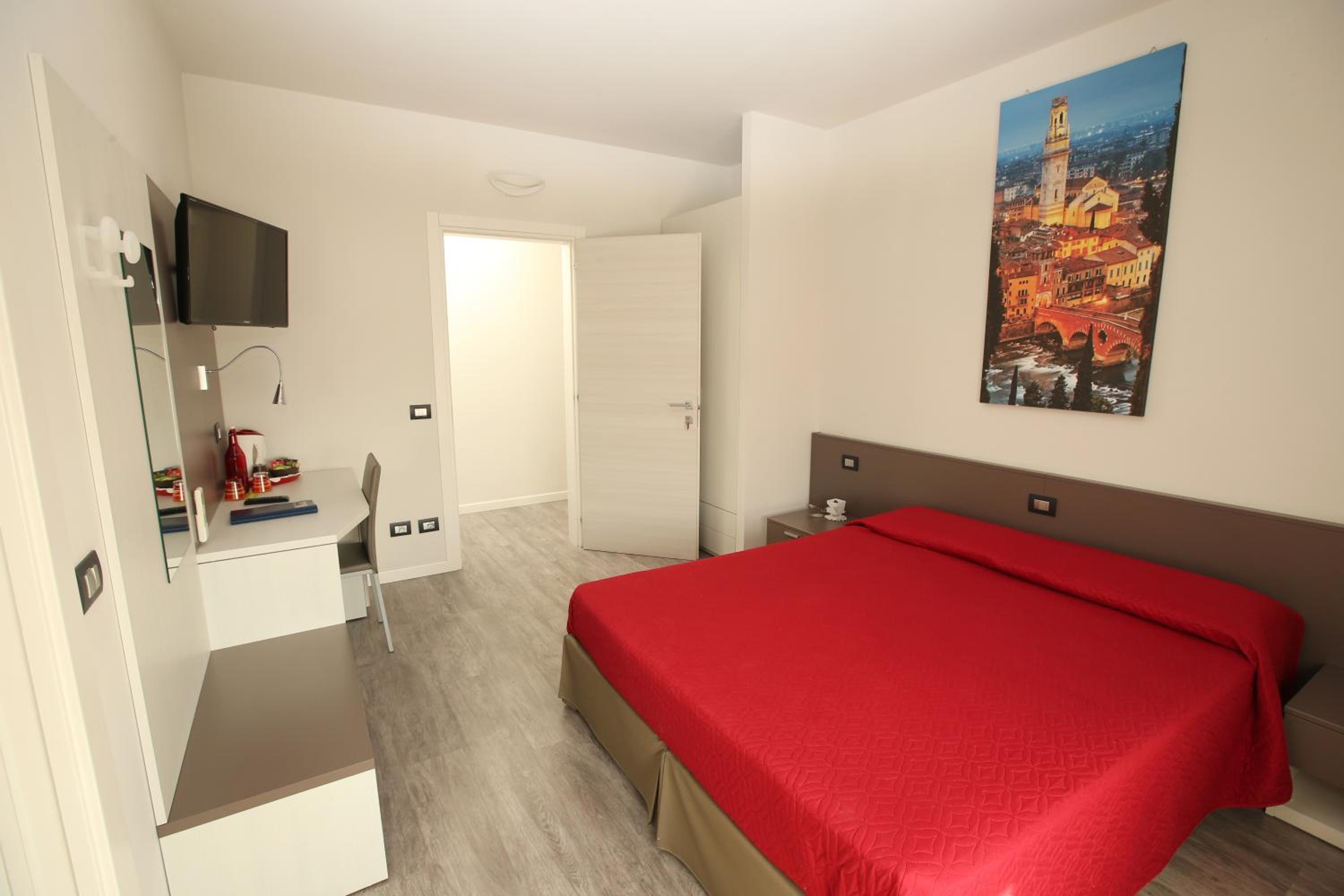 Standard Double Room photo 3