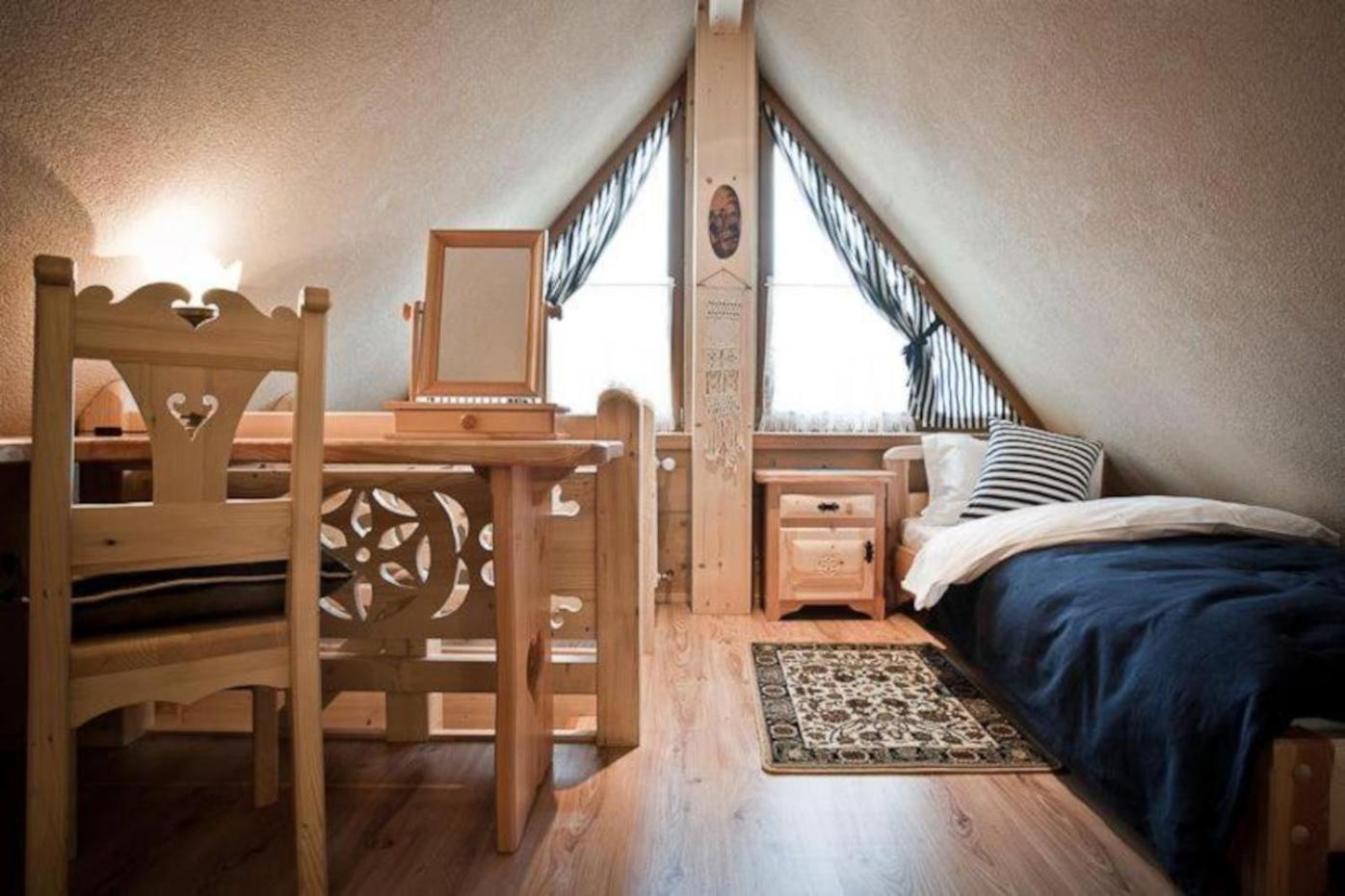 Standard Room with Two Beds - Photo 3