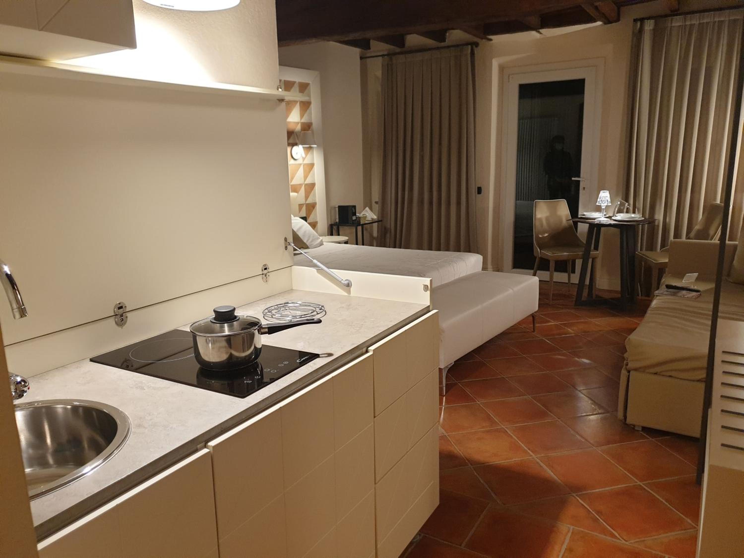 Superior Double Room in Separate Building - Photo 10