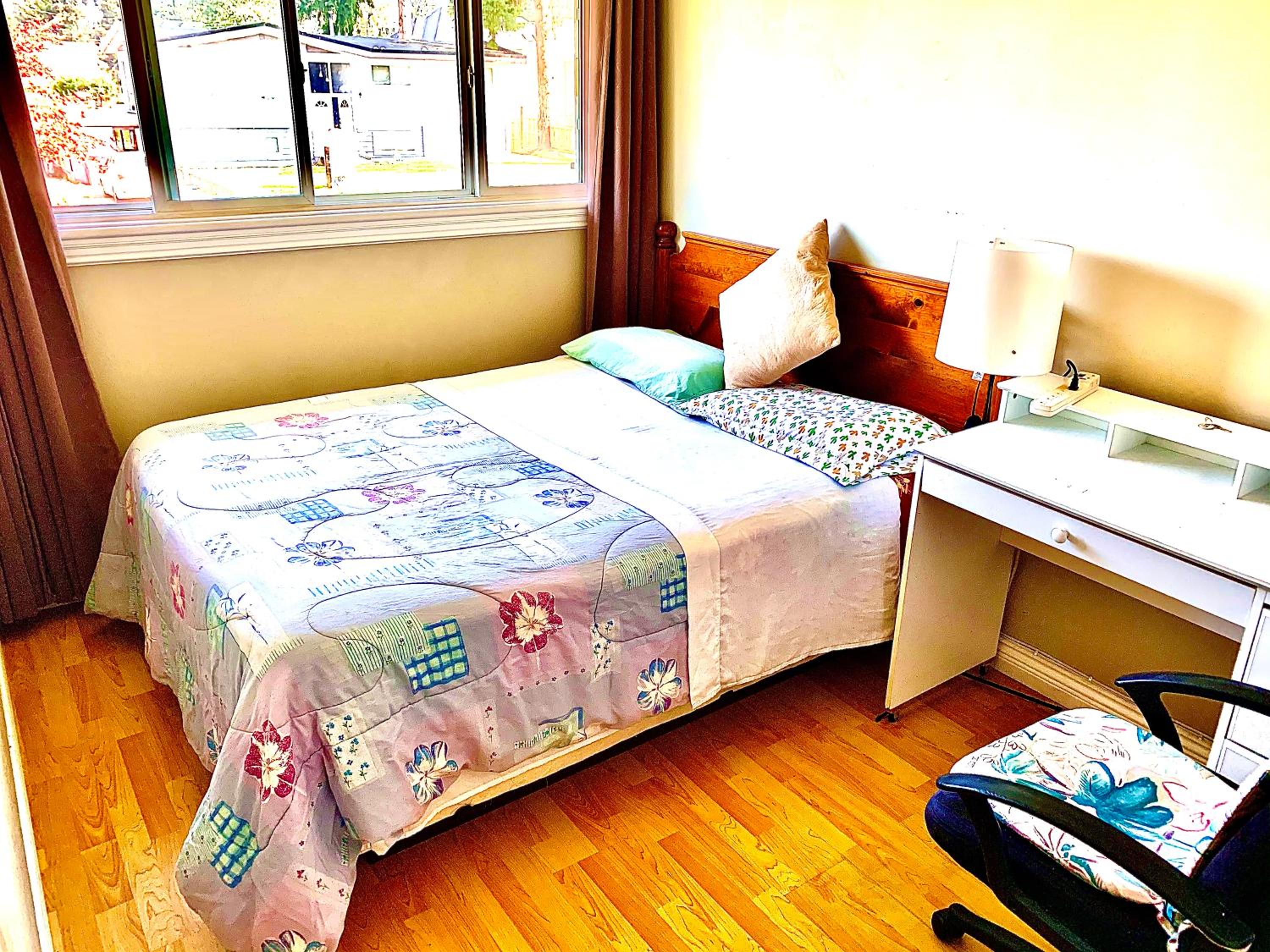 Double Room with Shared Bathroom photo 2
