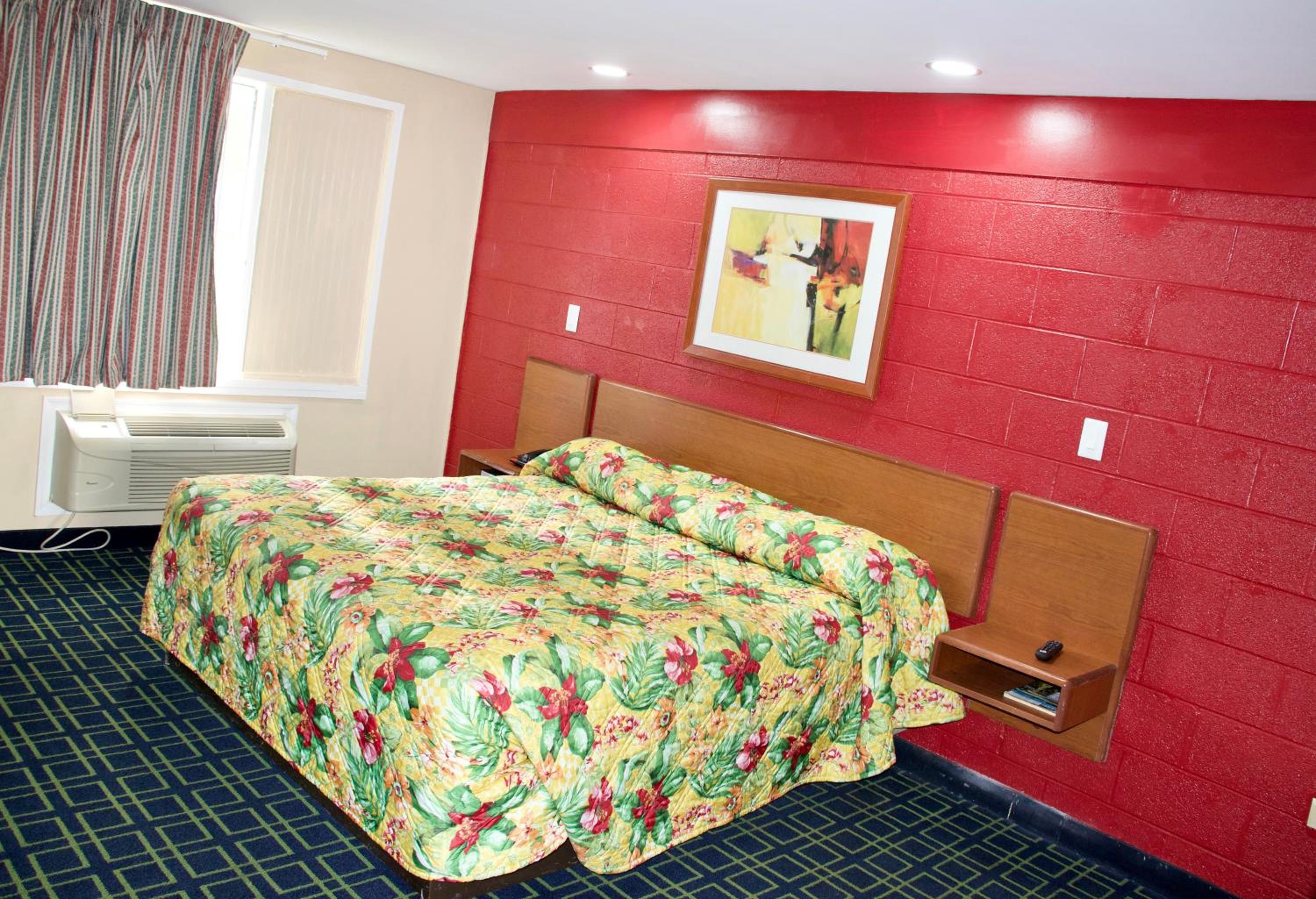 Standard King Room photo 3