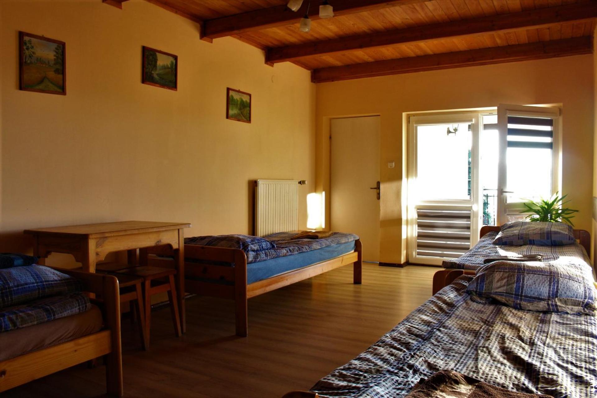 Quadruple Room with Private Bathroom - Photo 1