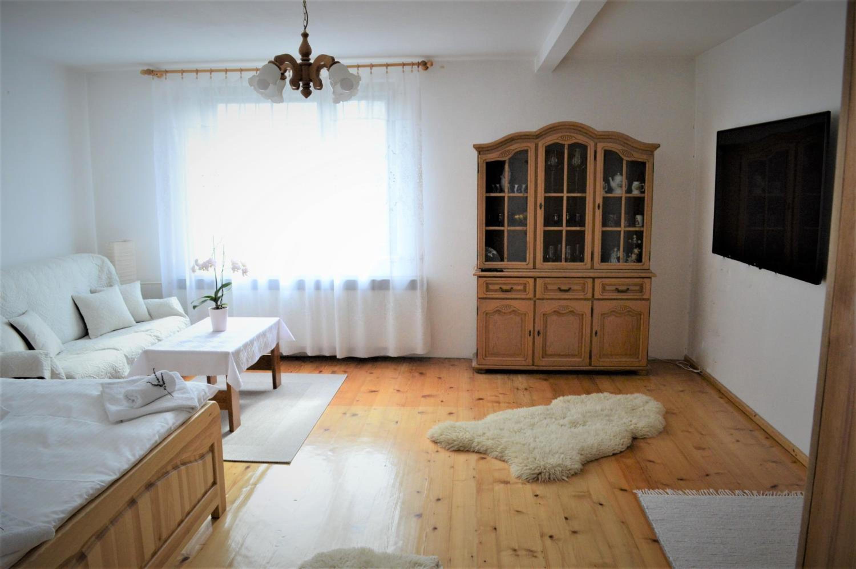 Apartment with Terrace - Photo 28