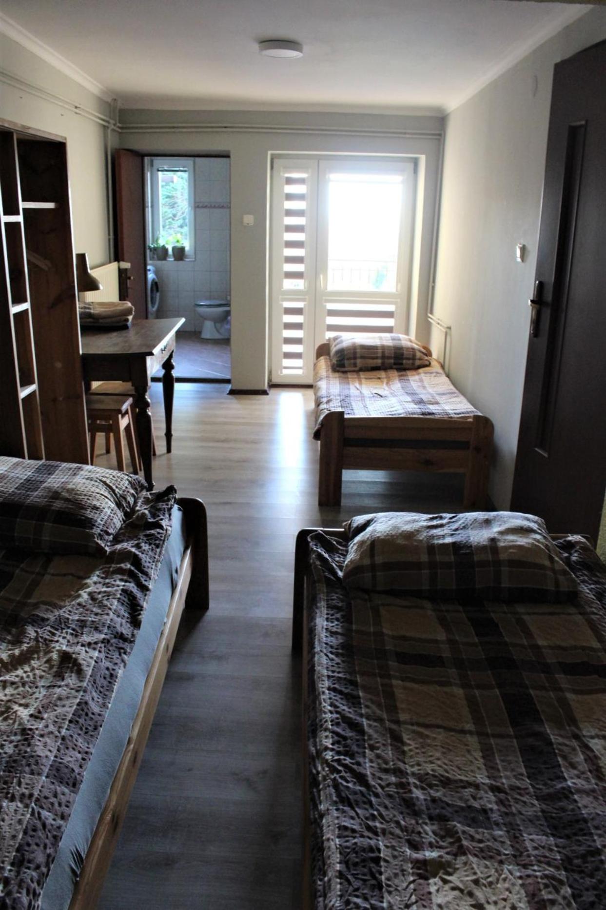 Triple Room with Private Bathroom - Photo 4