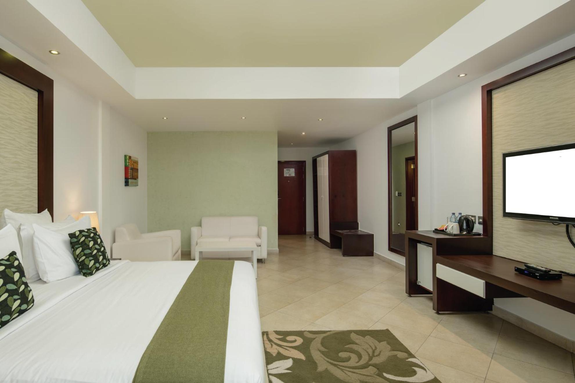 Deluxe King Room photo 2