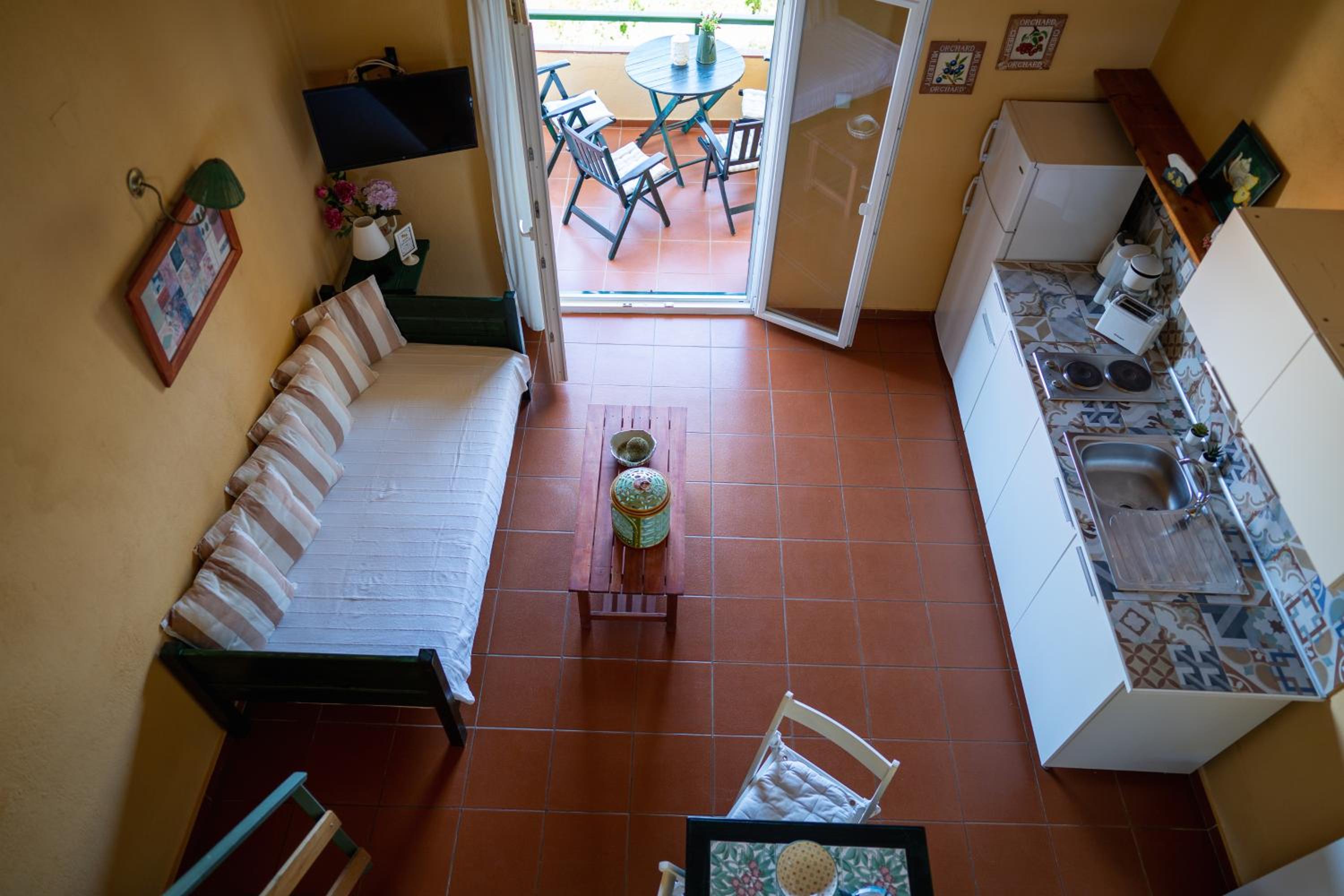 Two-Bedroom Apartment - Split Level (5 Adults) photo 3