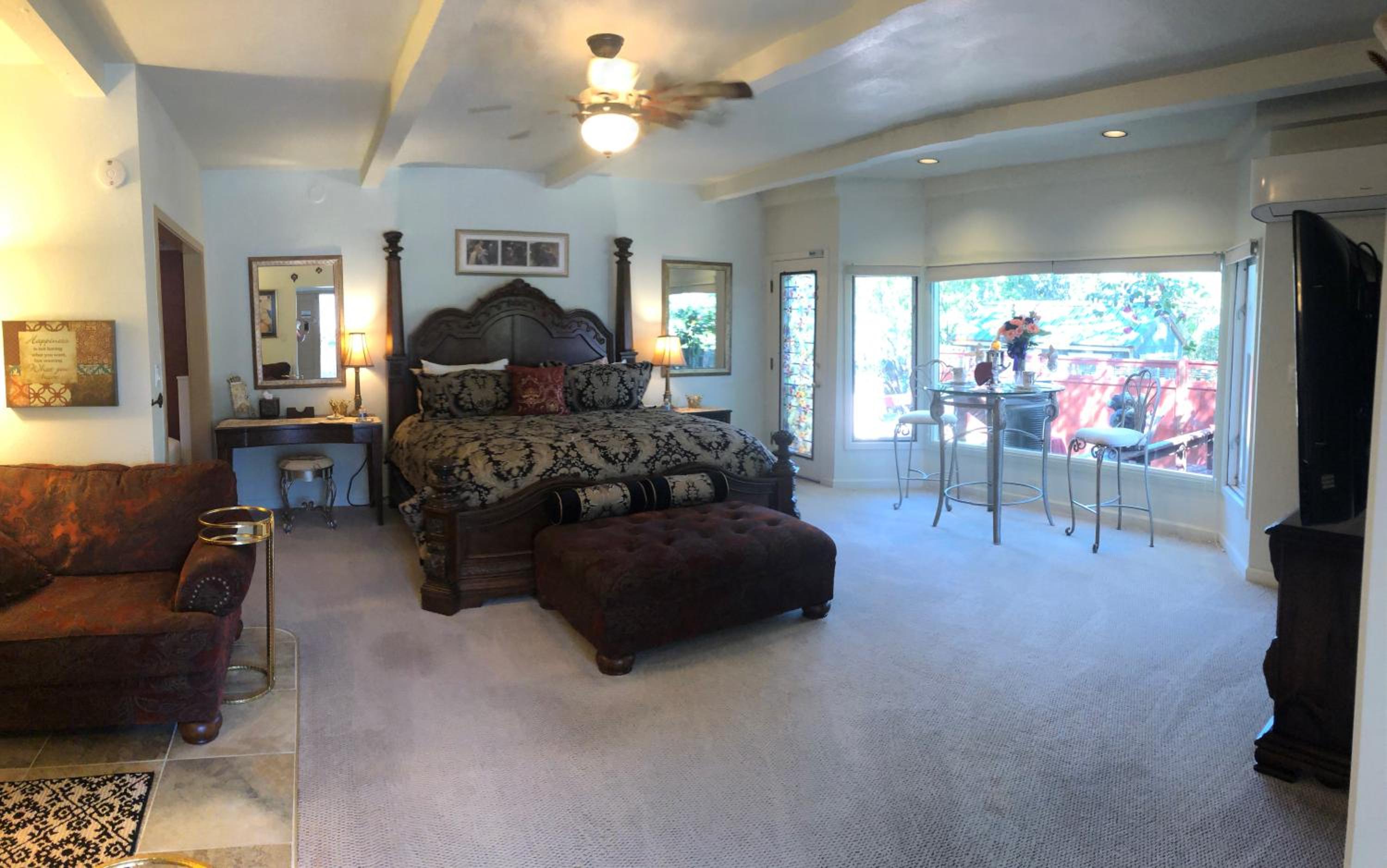 Premium King Room
