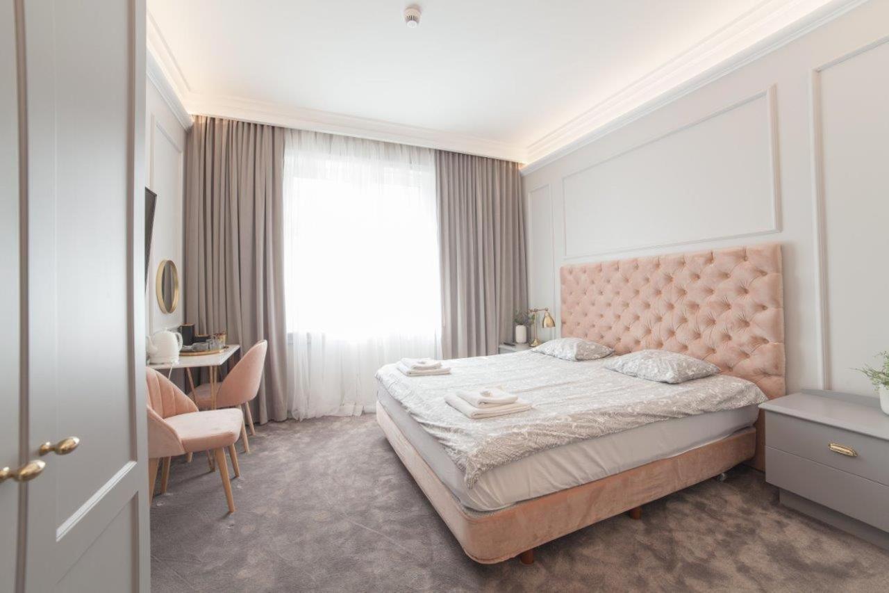 Deluxe Double Room (2 Adults + 1 Child) - Photo 3