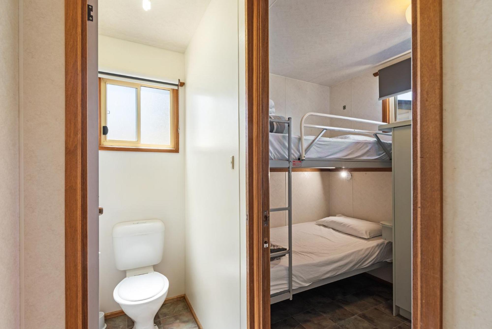 Standard 2 Bedroom Cabin - Sleeps 5 - Photo 4