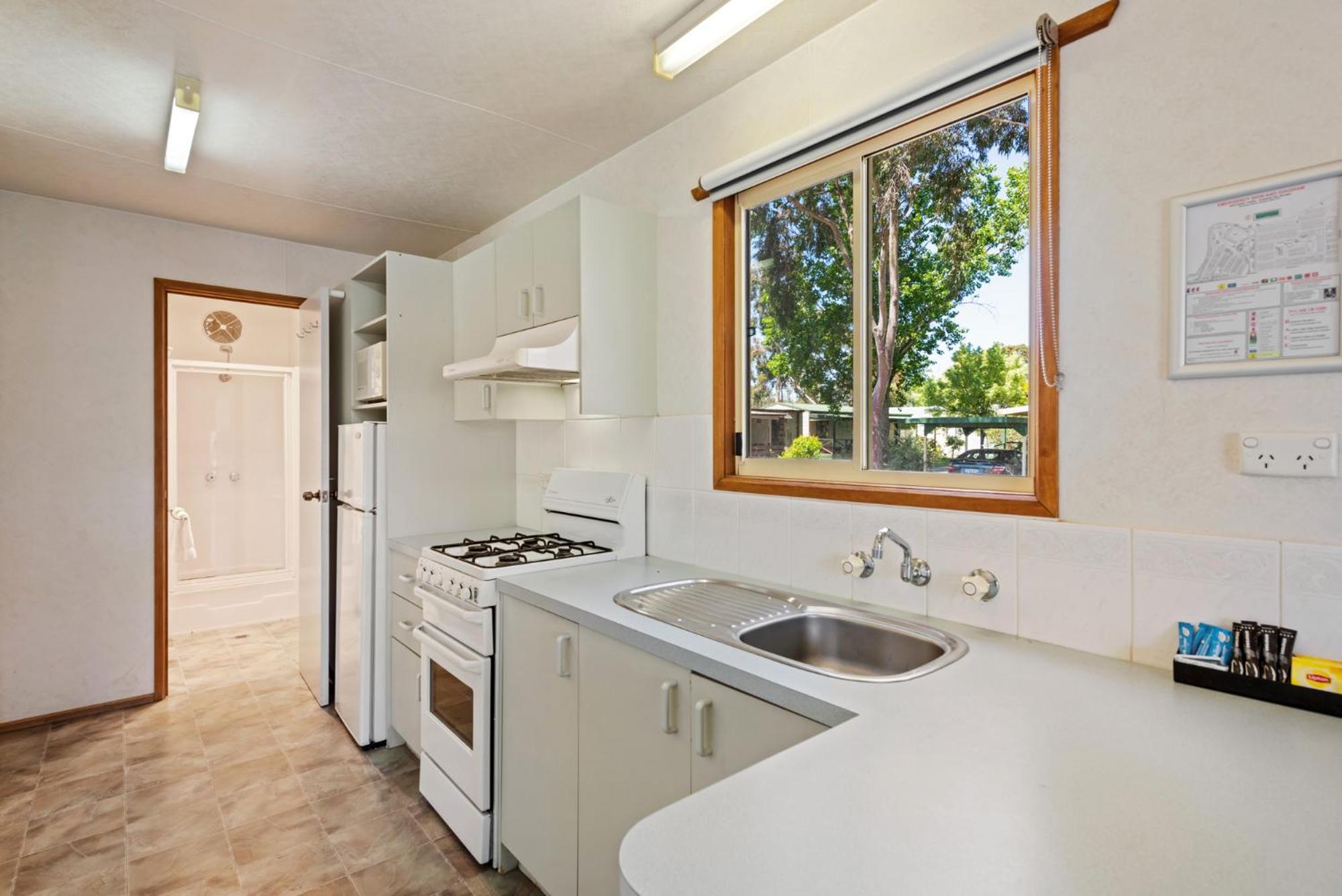 Standard 2 Bedroom Cabin - Sleeps 5 - Photo 8