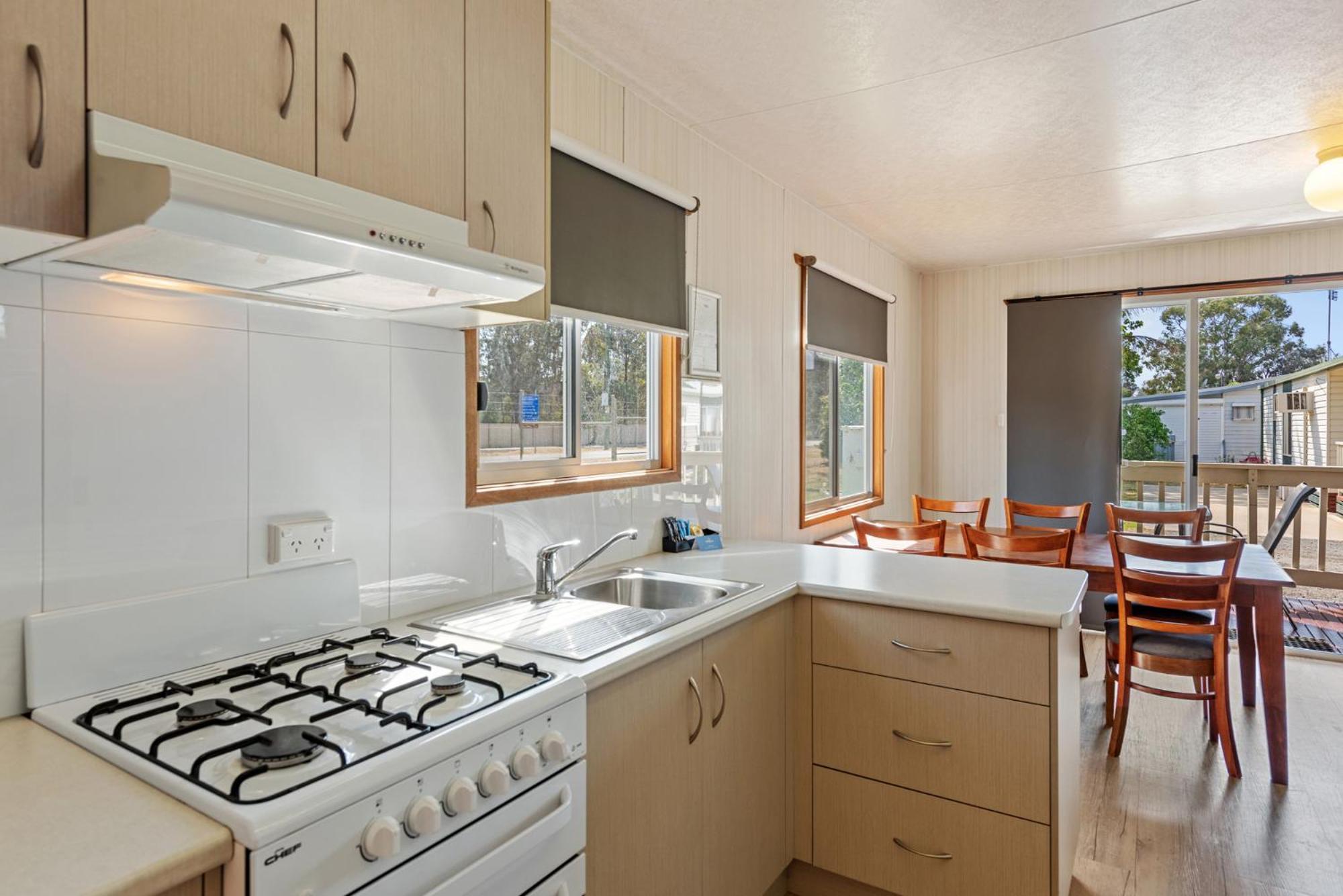 Standard 2 Bedroom Cabin - Sleeps 6 - Photo 8