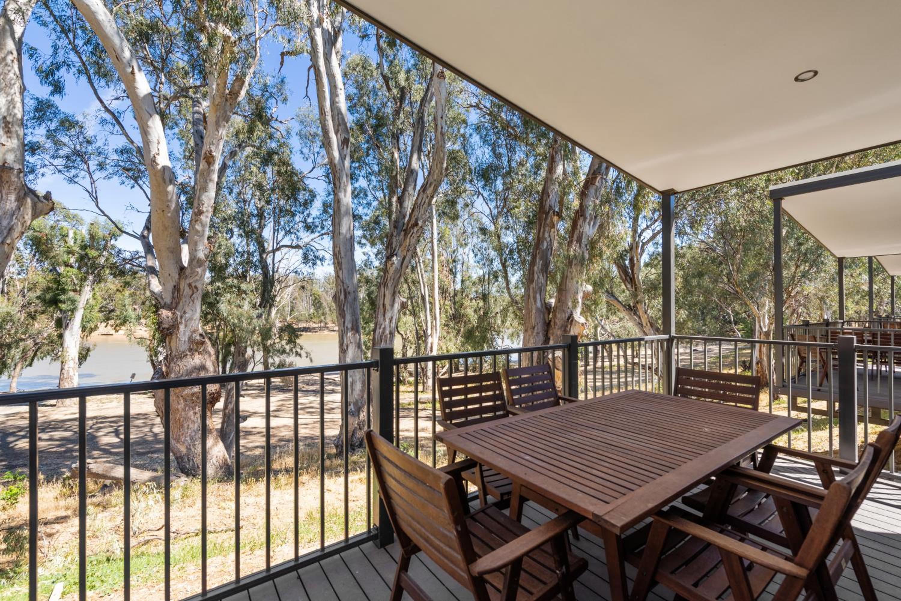 Deluxe 2 Bedroom Riverview Cabin - Sleeps 6 - Photo 9