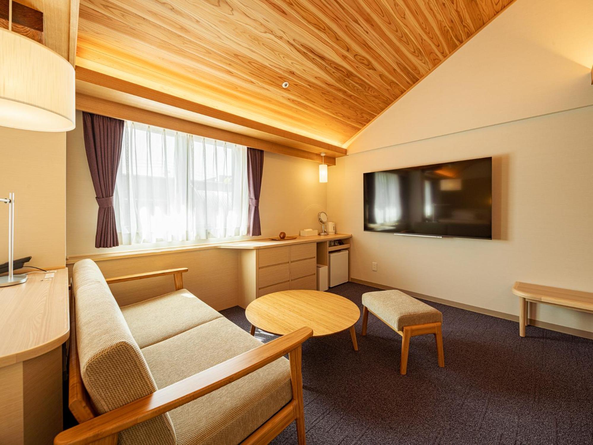 Deluxe Superior Twin Room photo 3