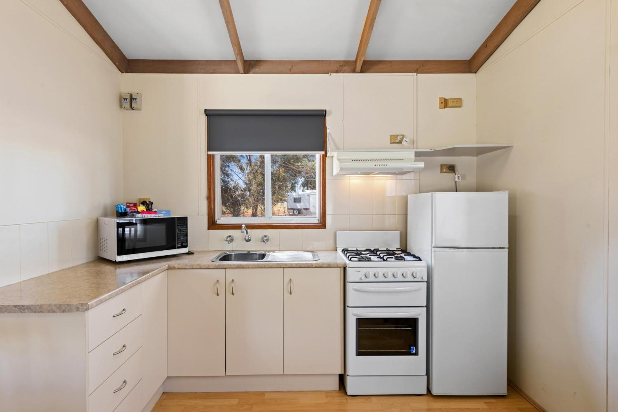 Standard 2-Bedroom Cabin - Photo 5