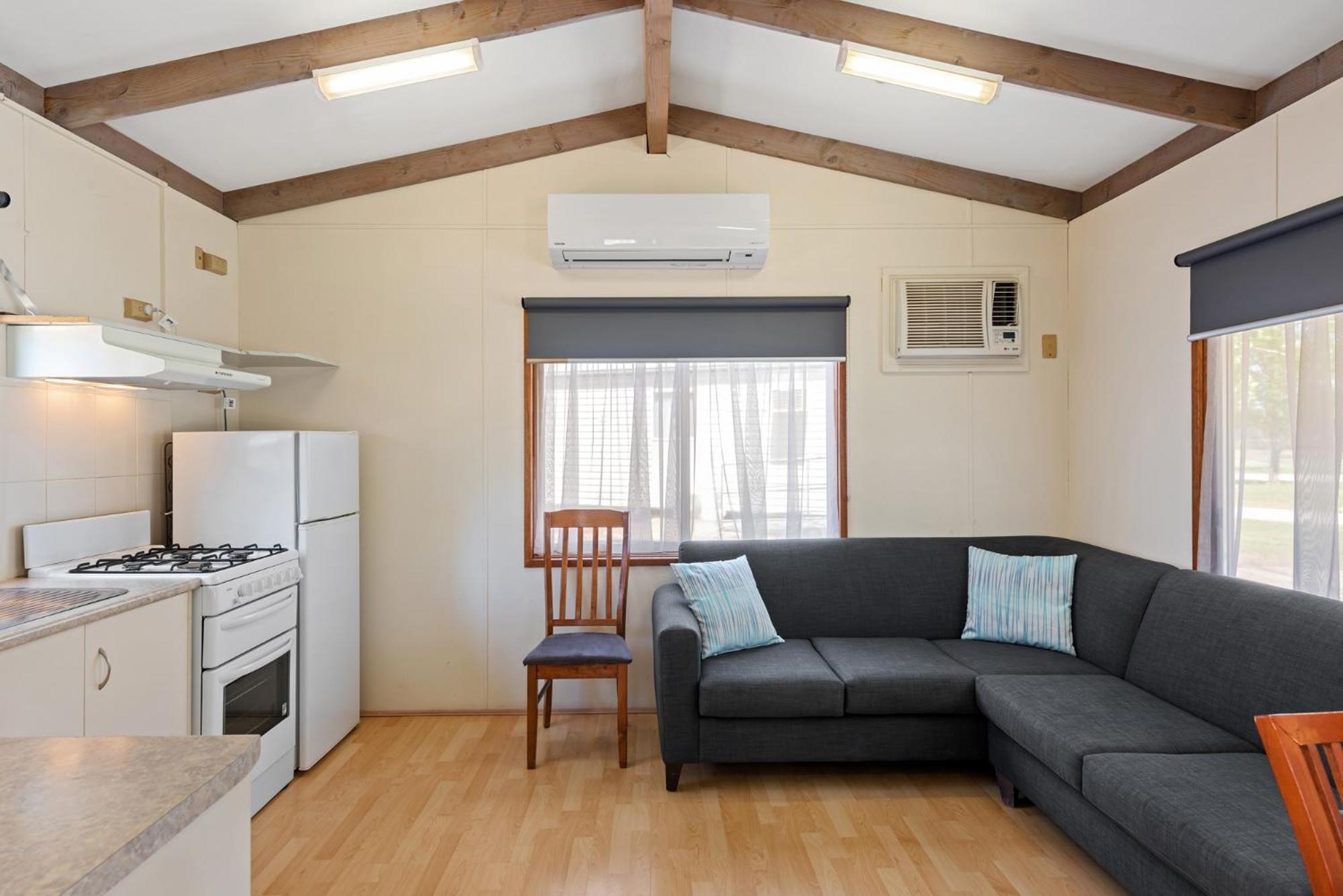 Standard 2-Bedroom Cabin - Photo 6