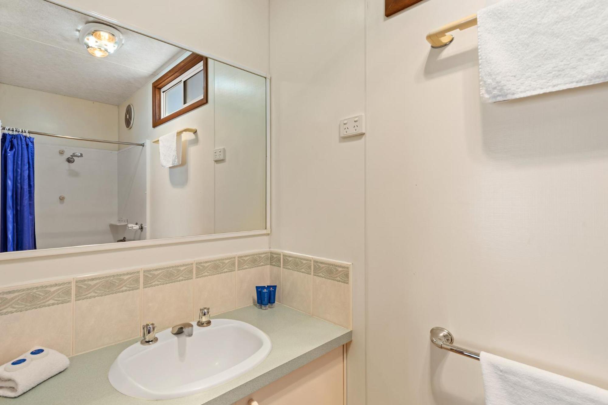Standard 3 Bedroom Unit - Photo 9