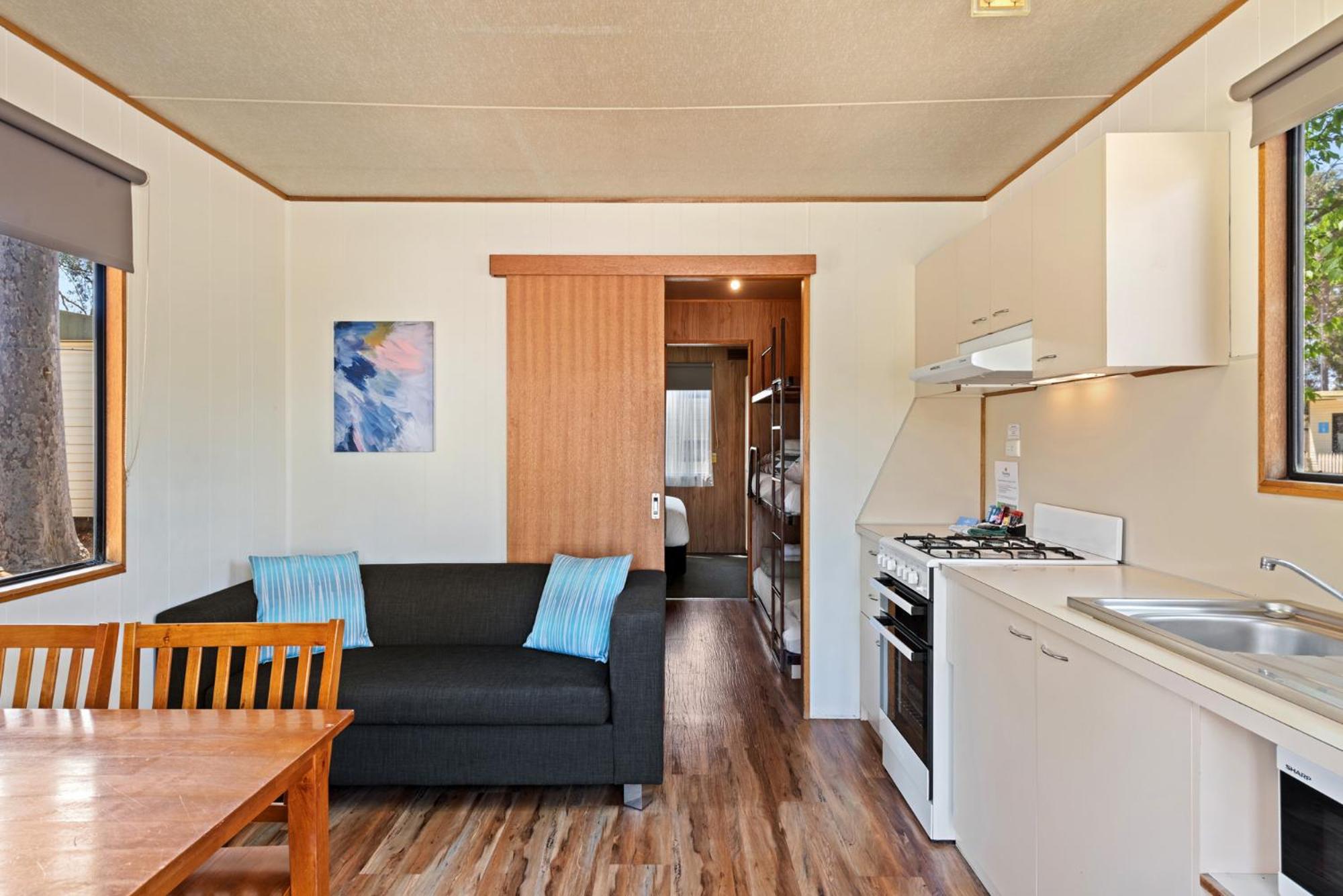 Economy 1 Bedroom Cabin - Photo 7