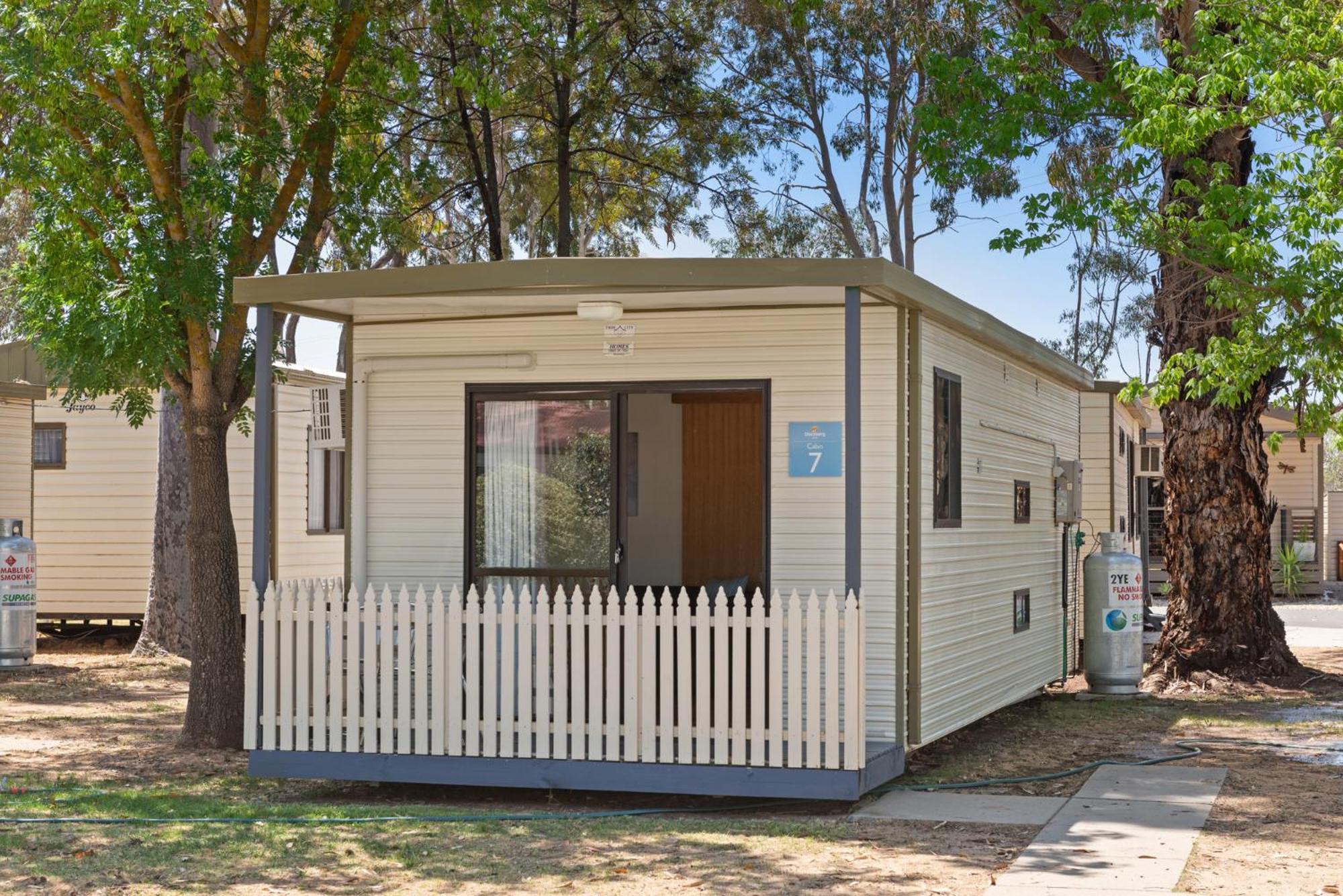 Economy 1 Bedroom Cabin - Photo 6