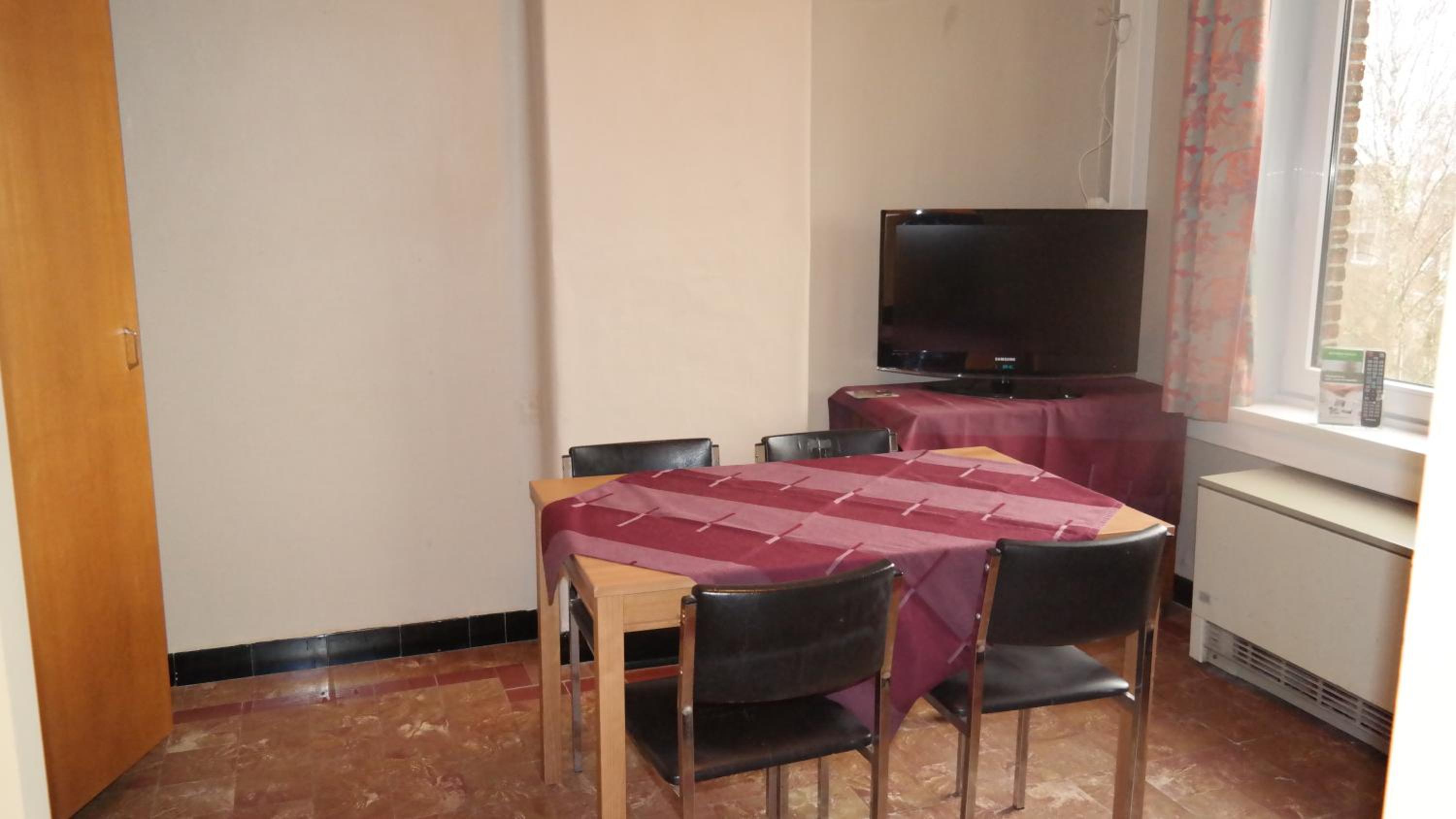 Budget Twin Room photo 2