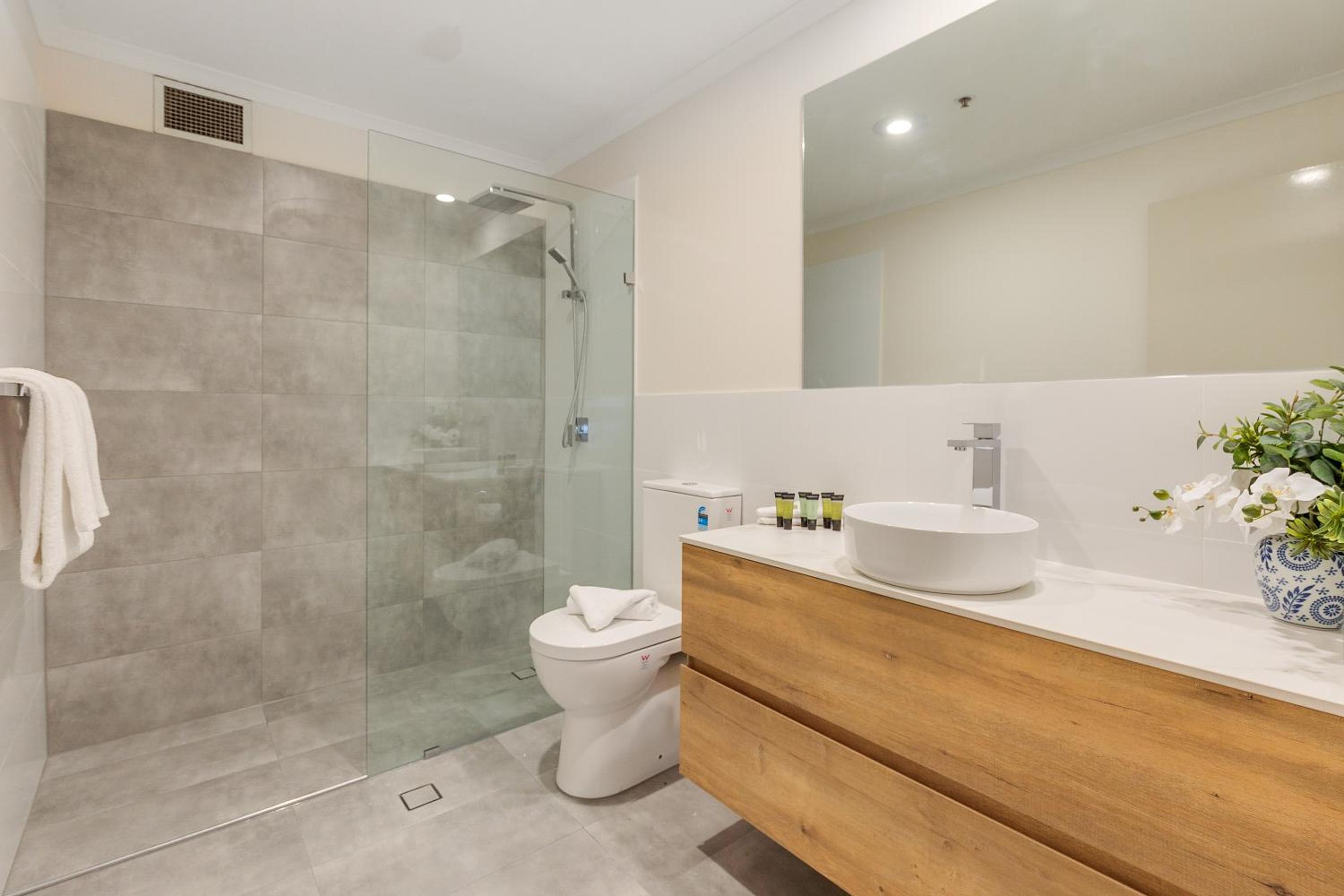 Superior Two-Bedroom Apartment - Photo 17