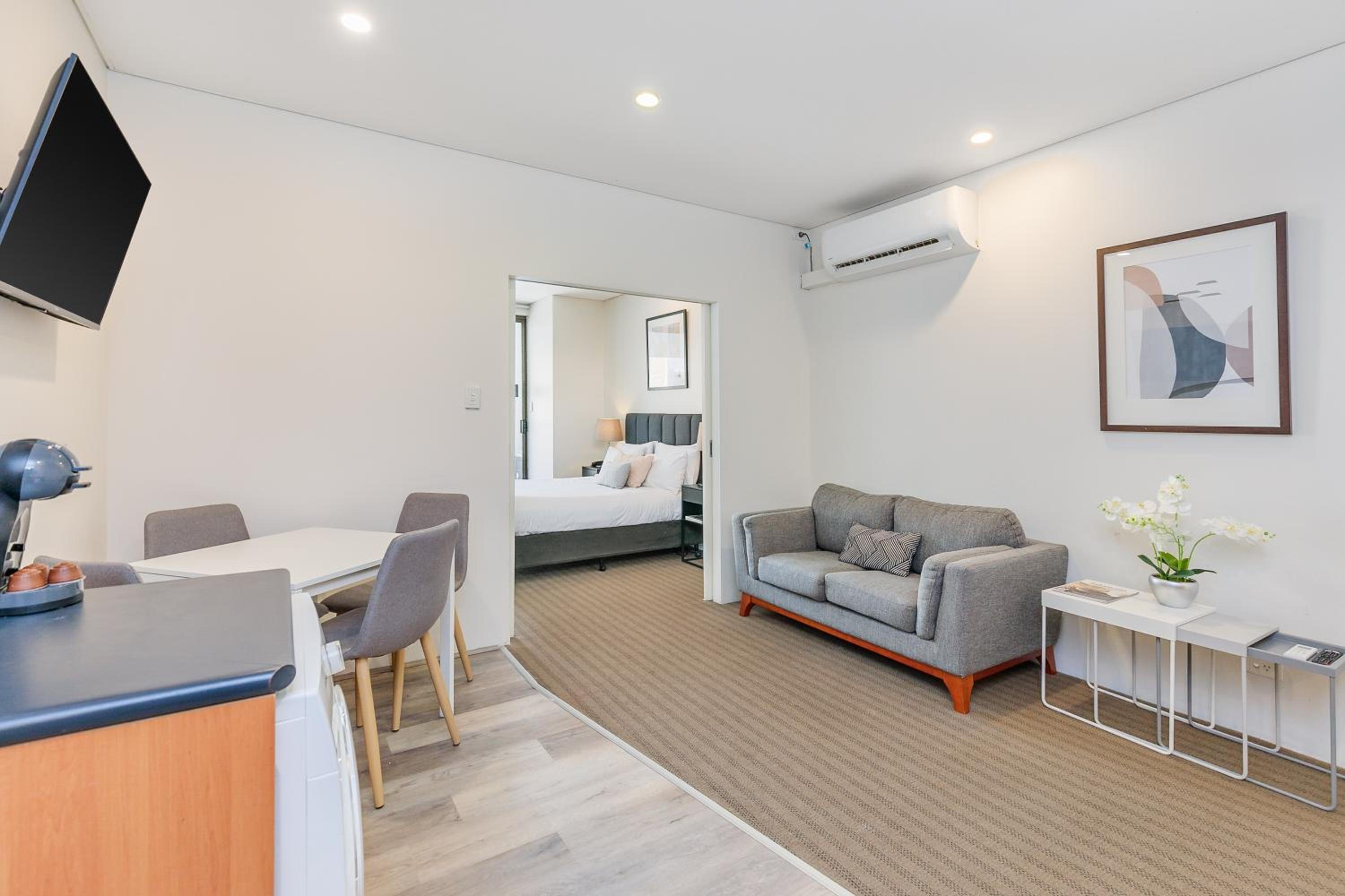 Superior Two-Bedroom Apartment - Photo 16