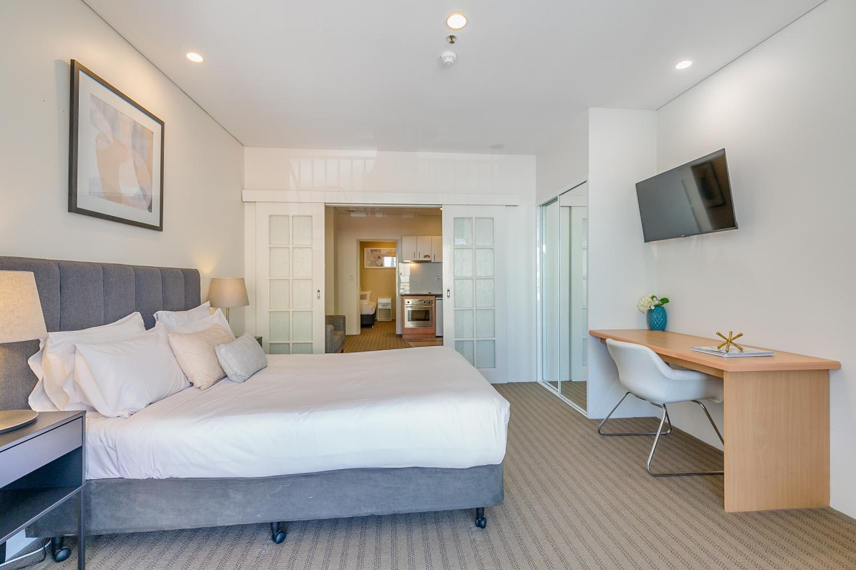 Superior Two-Bedroom Apartment - Photo 9