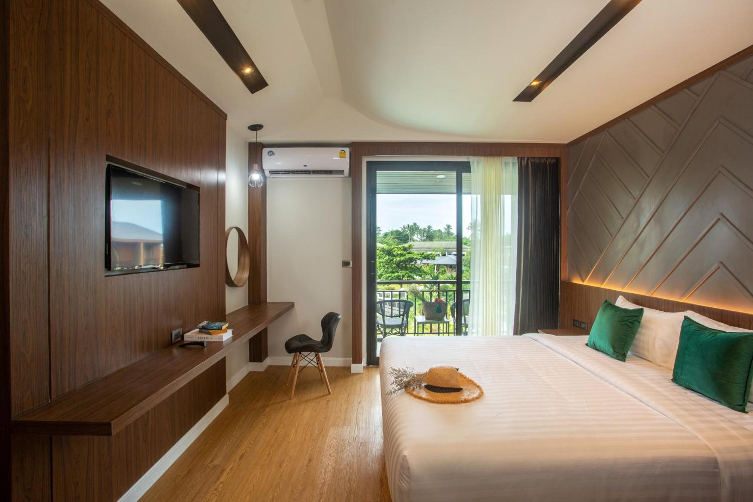 Deluxe Double Room - Photo 8