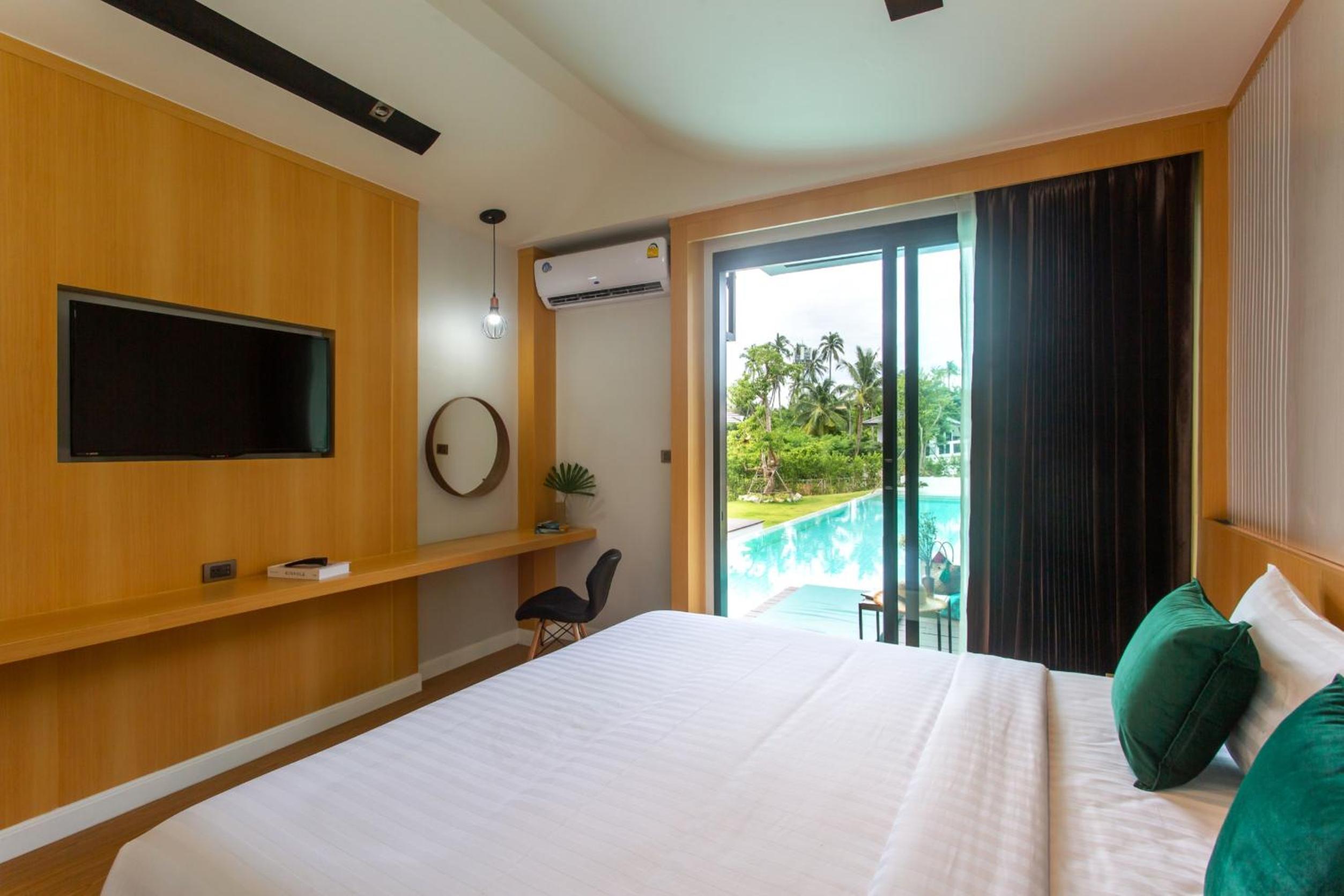 Superior Double Room with Pool Access  - Photo 2