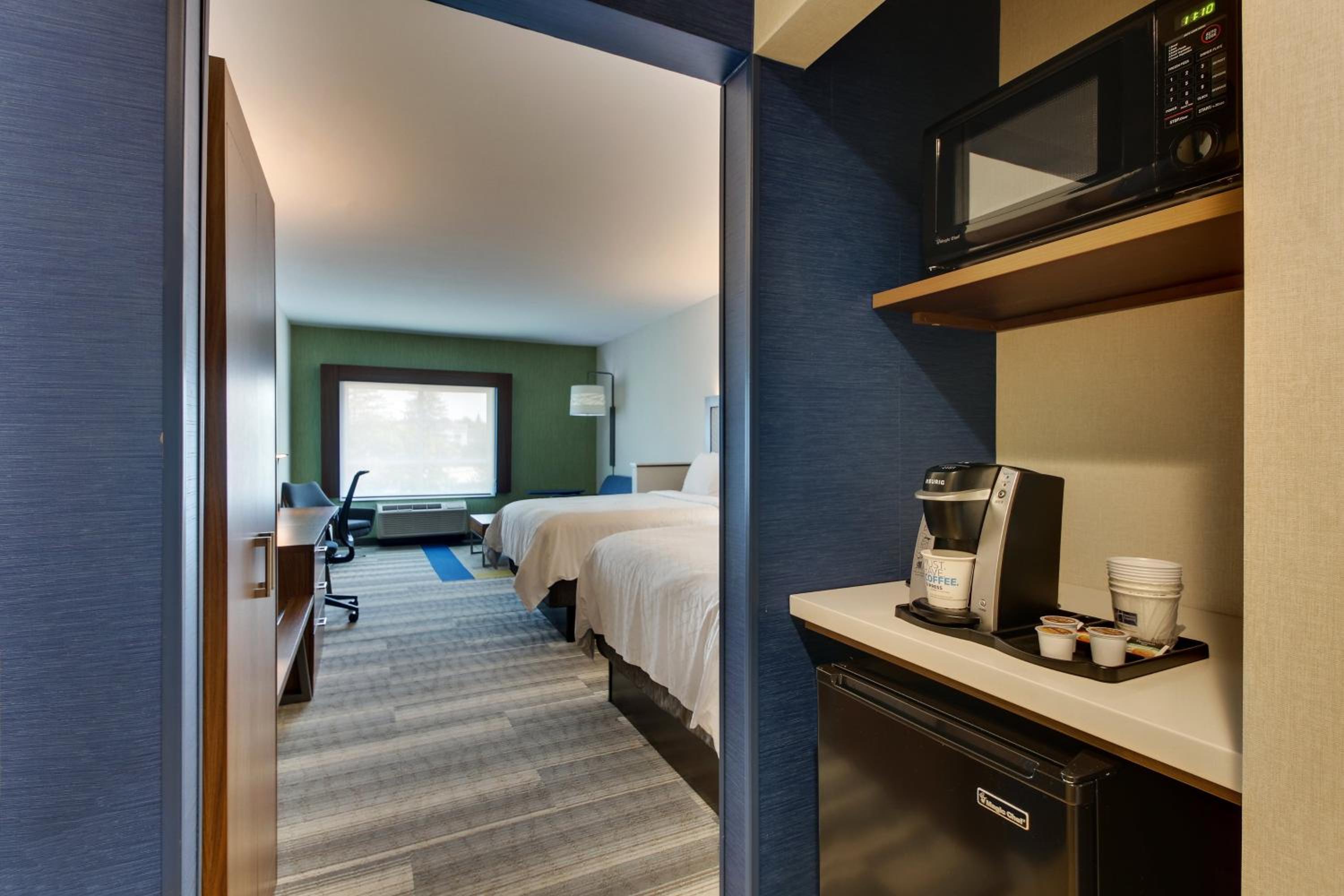 Suite with Two Queen Beds - Communications Access photo 1