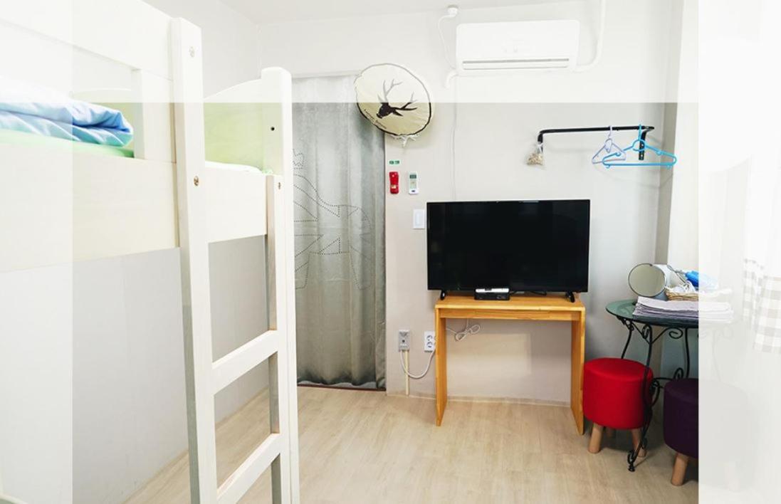 Triple Room with Sea View - Photo 3