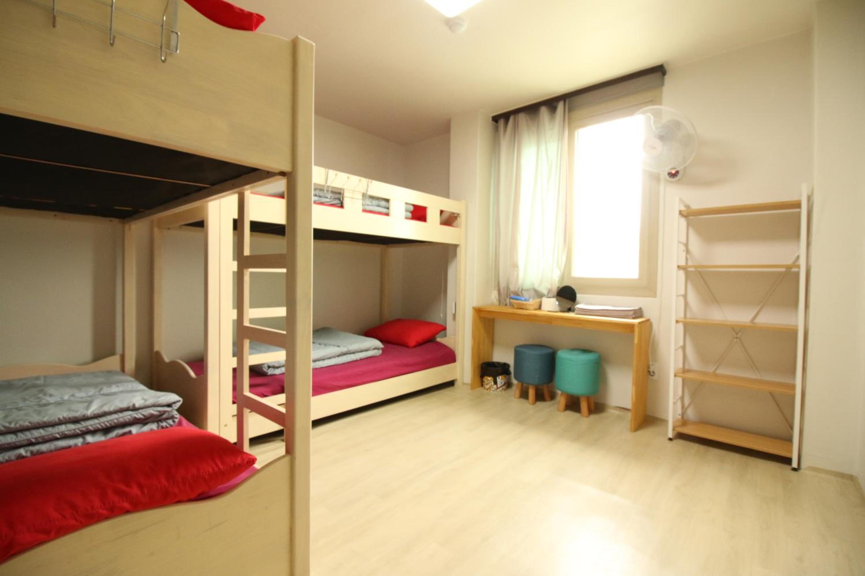 Quadruple Room with Private Bathroom - Photo 1