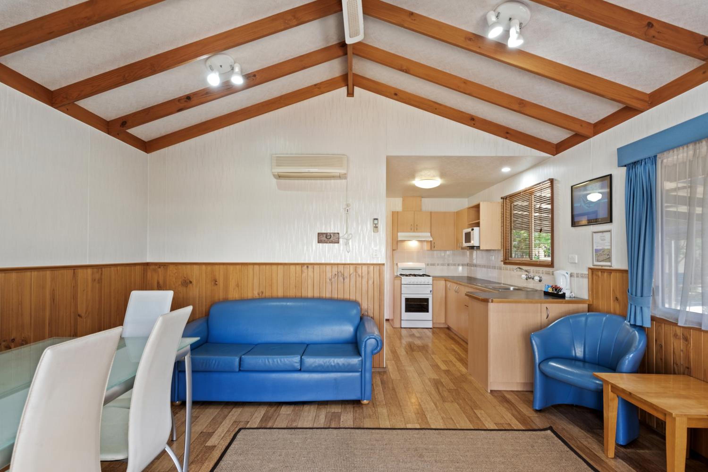 Superior Villa - Sleeps 5 - Photo 5