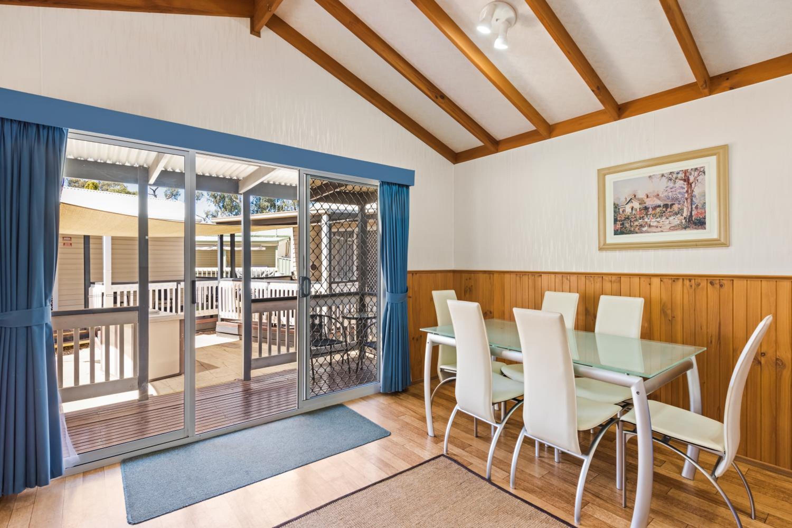 Superior Villa - Sleeps 5 - Photo 4