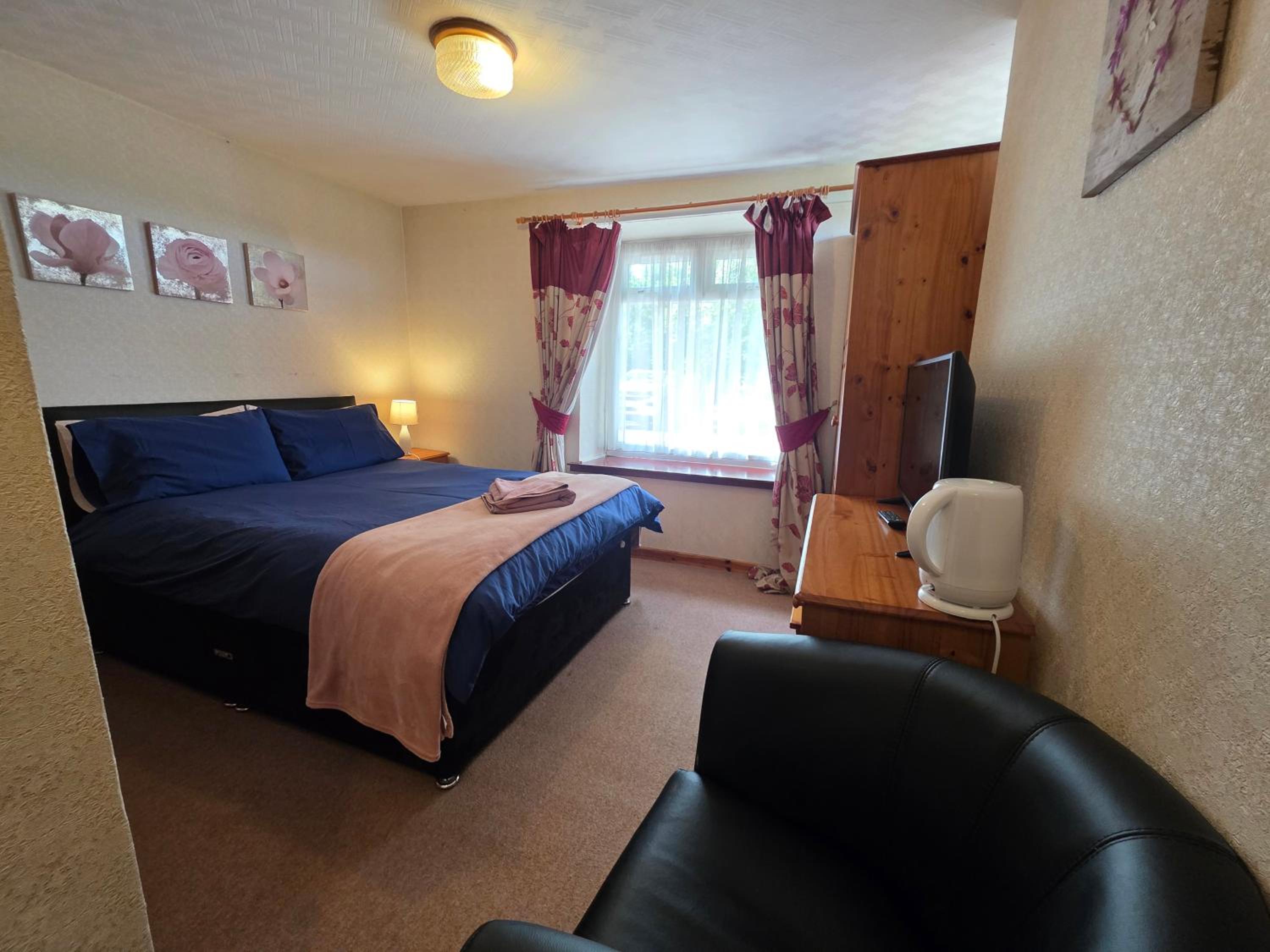 Double Room with Private Bathroom photo 2