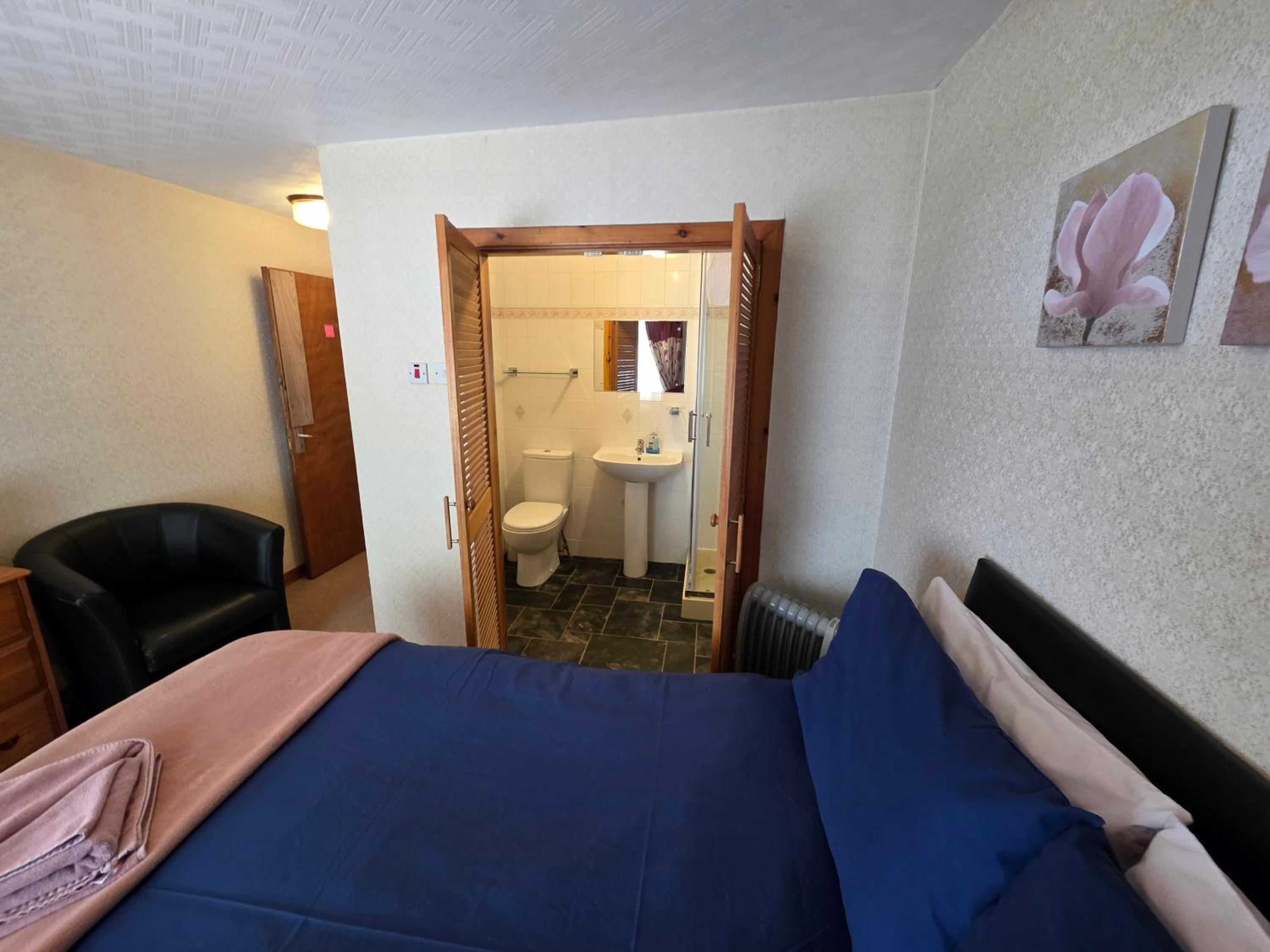 Double Room with Private Bathroom photo 1