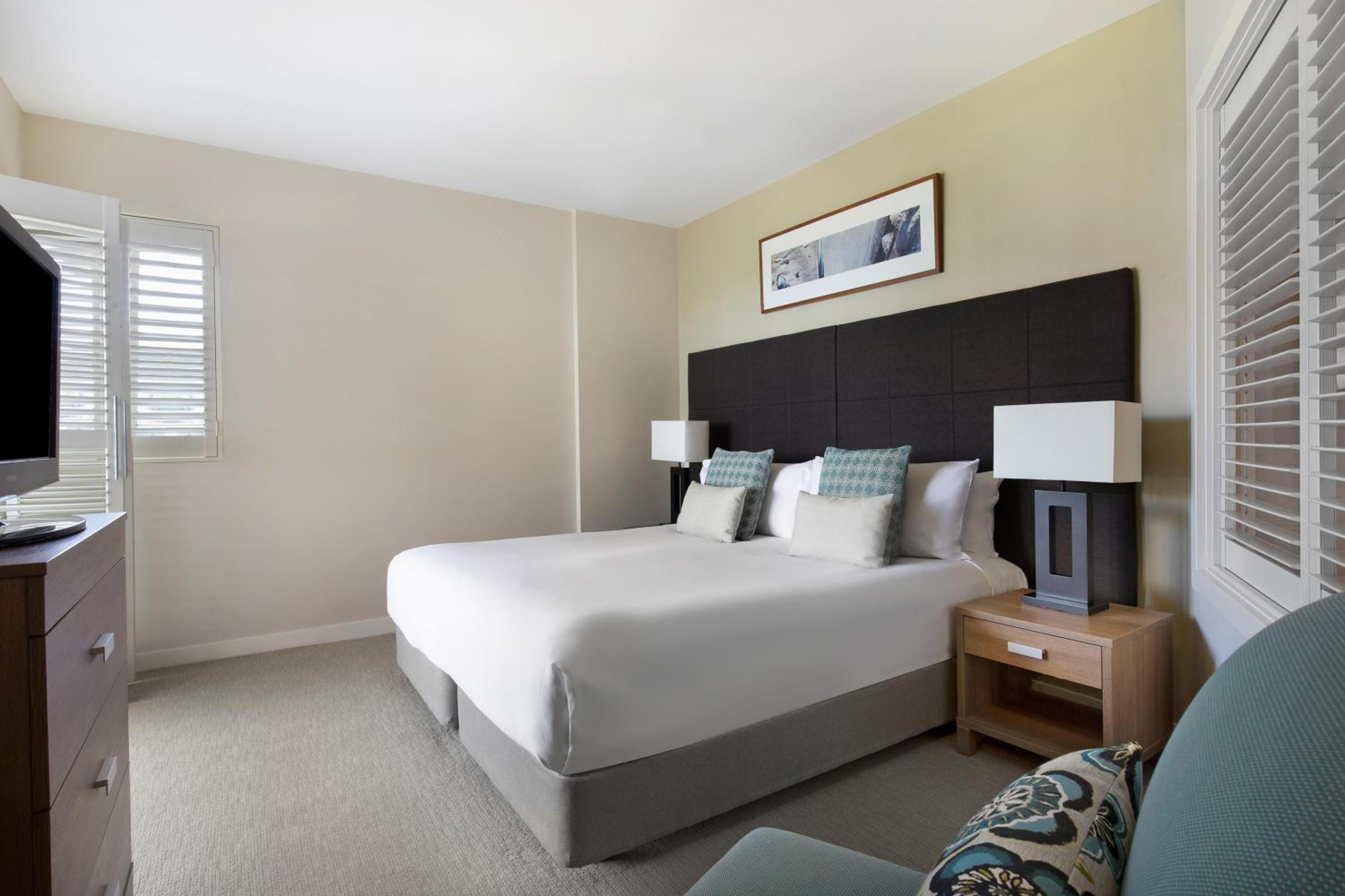One-Bedroom Suite With Spa Bath - Photo 4