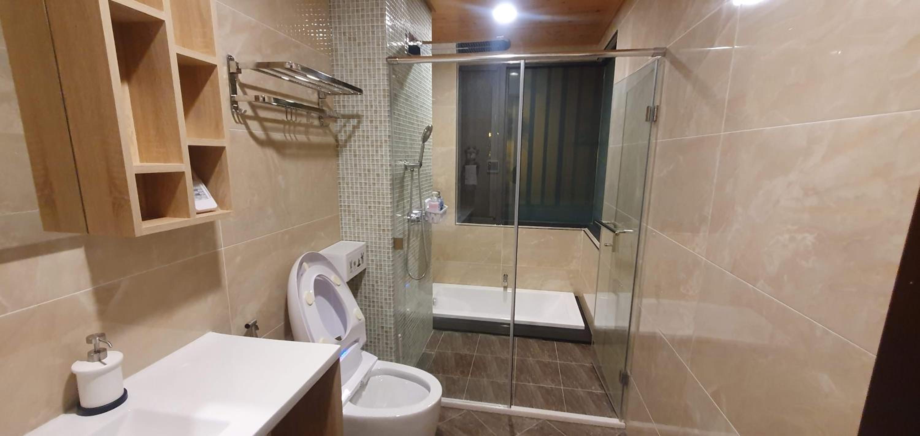 Quadruple Room with Bath photo 2