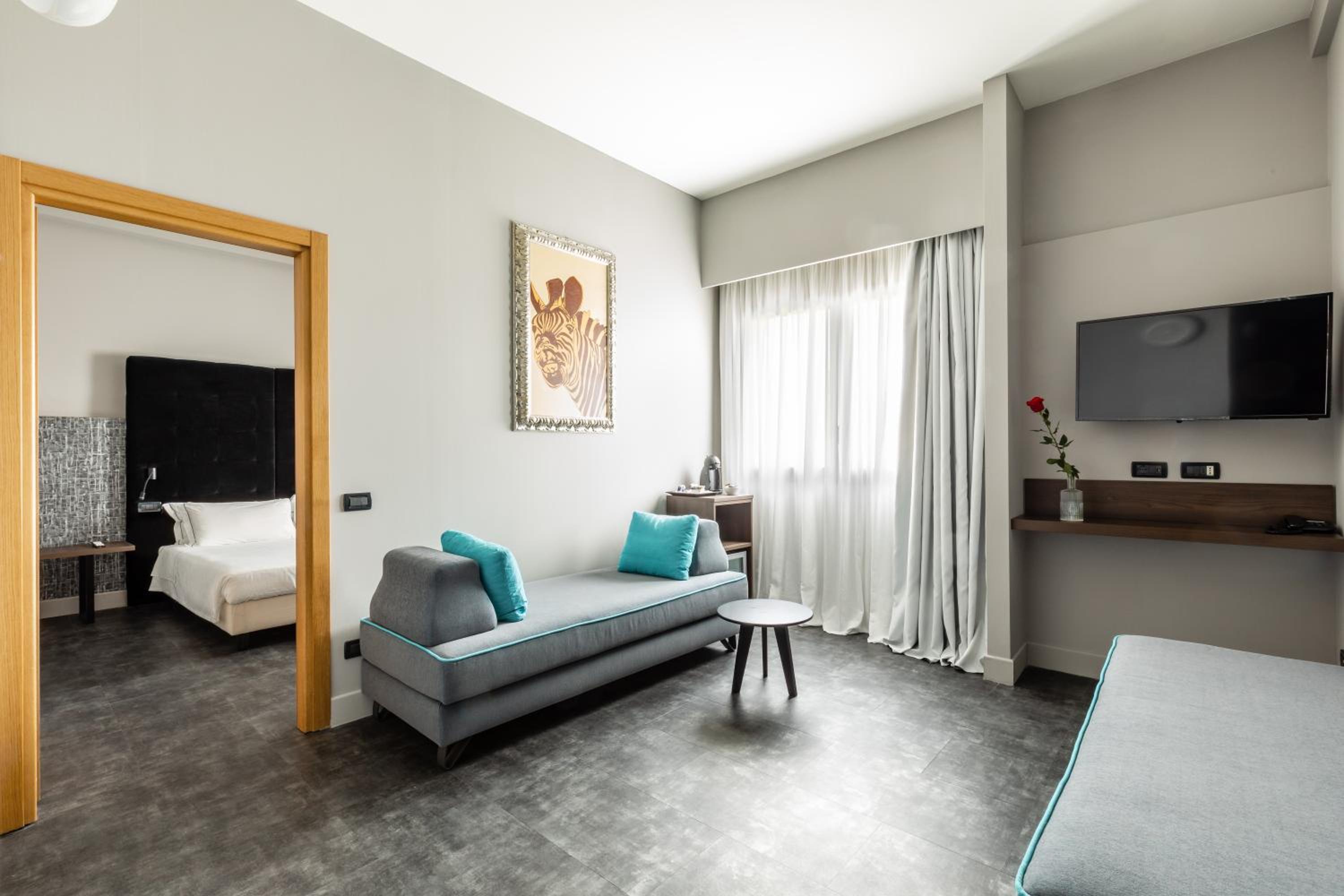 Standard Suite - Photo 6