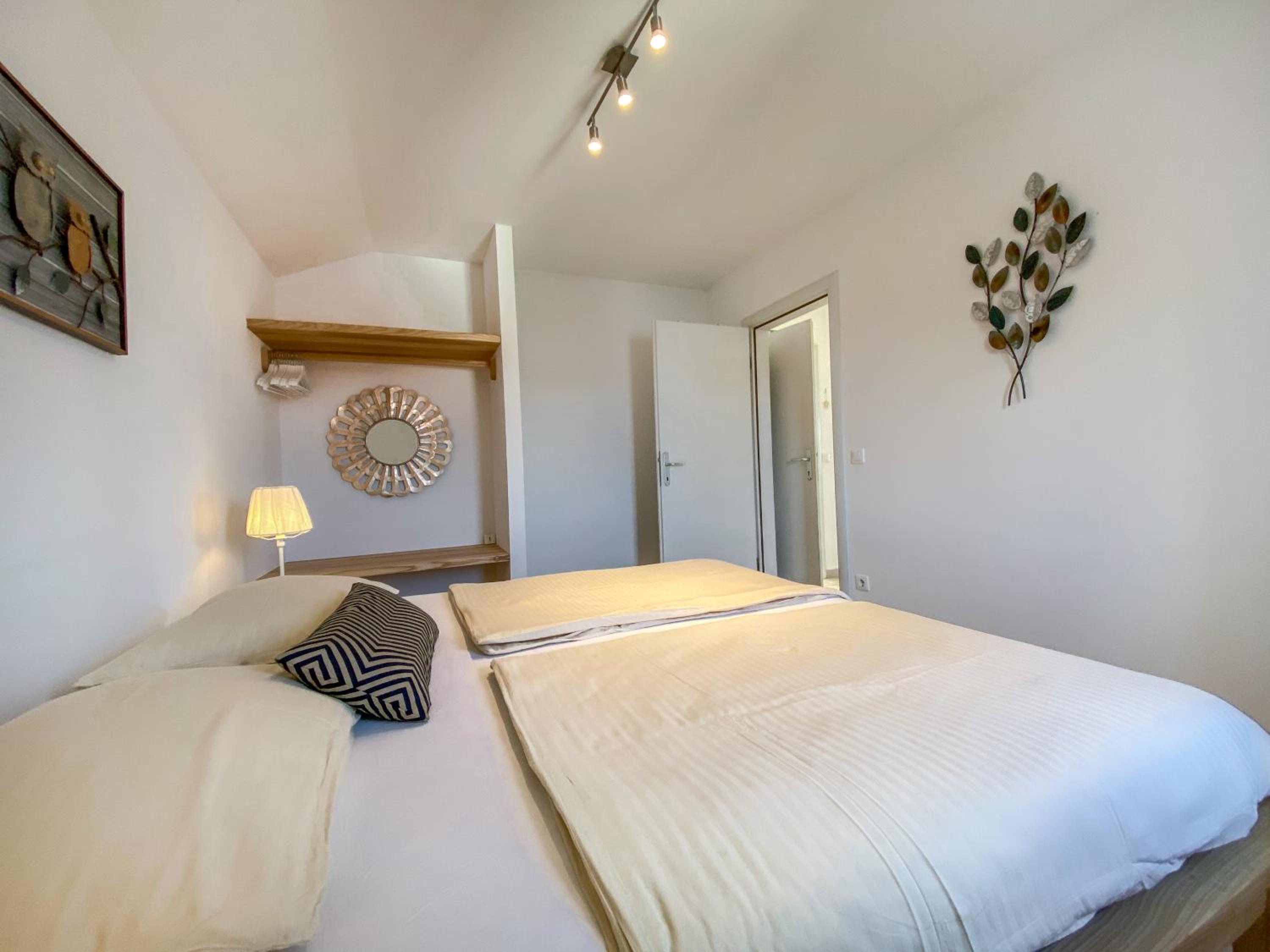 One-Bedroom Apartment with Sofa Bed and Sea View - First Floor - Photo 1
